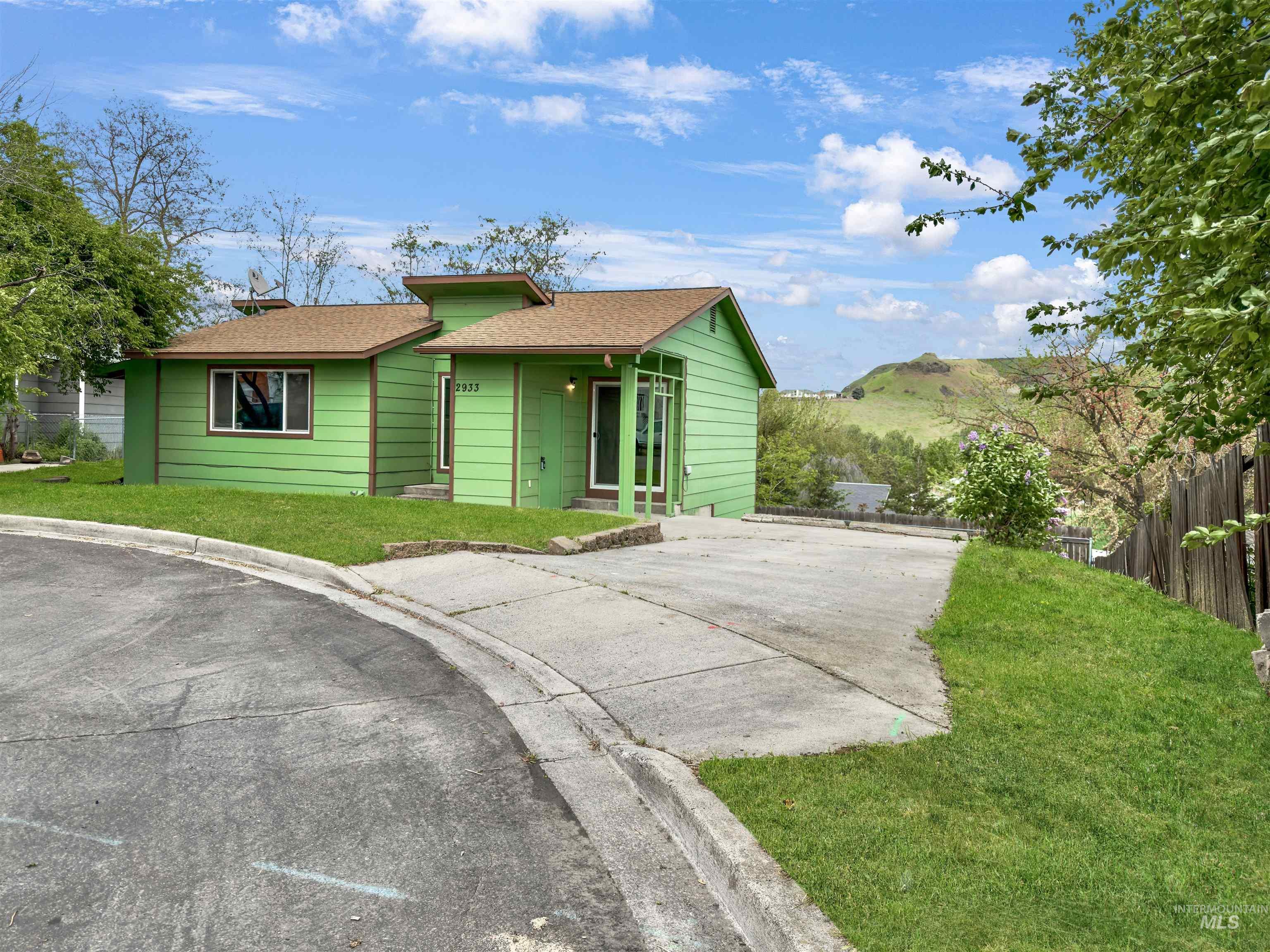 2933 Garfield Ct, Lewiston, Idaho 83501, 3 Bedrooms, 2 Bathrooms, Residential For Sale, Price $318,700,MLS 98967696