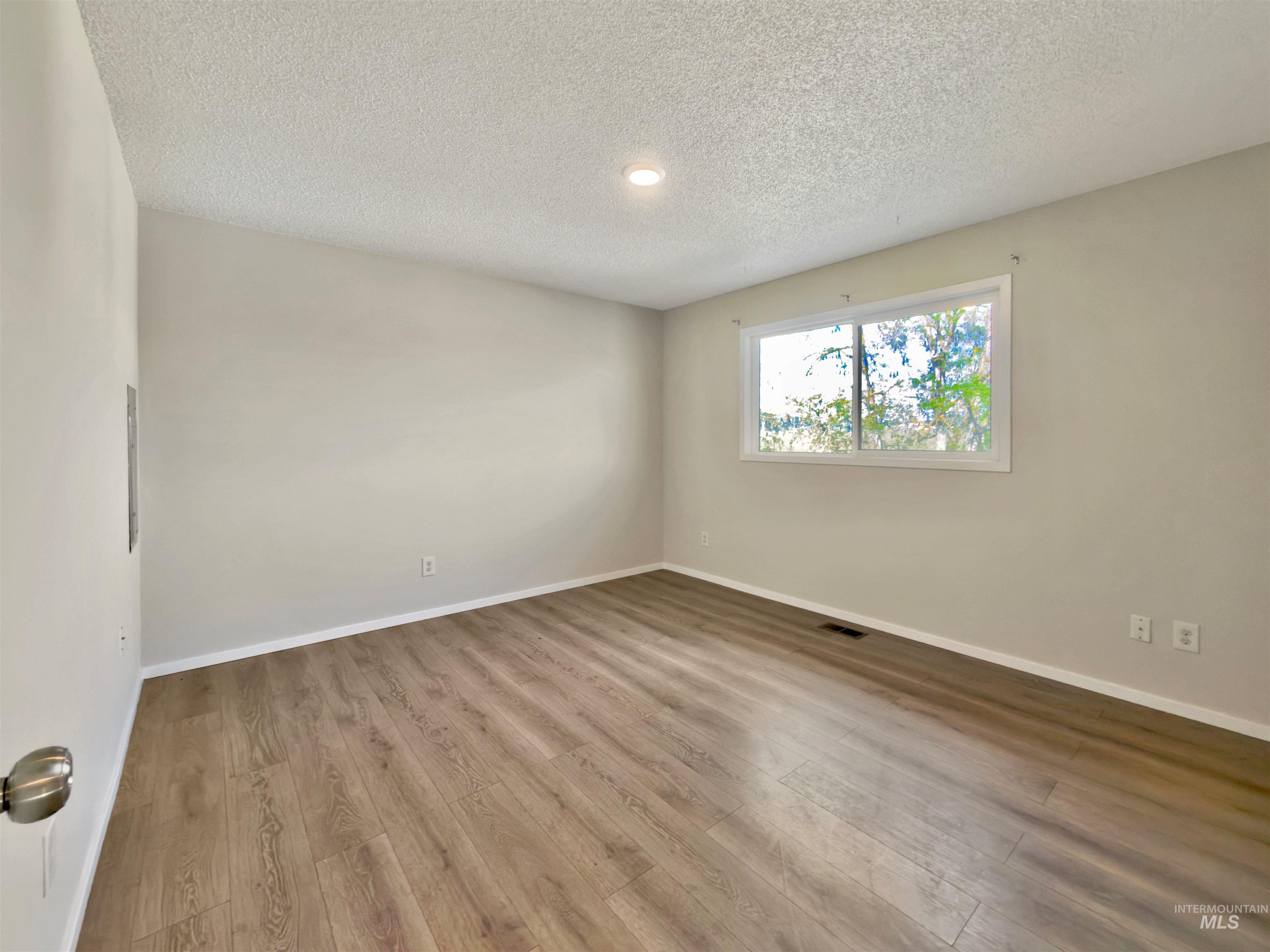 2933 Garfield Ct, Lewiston, Idaho 83501, 3 Bedrooms, 2 Bathrooms, Residential For Sale, Price $318,700,MLS 98967696