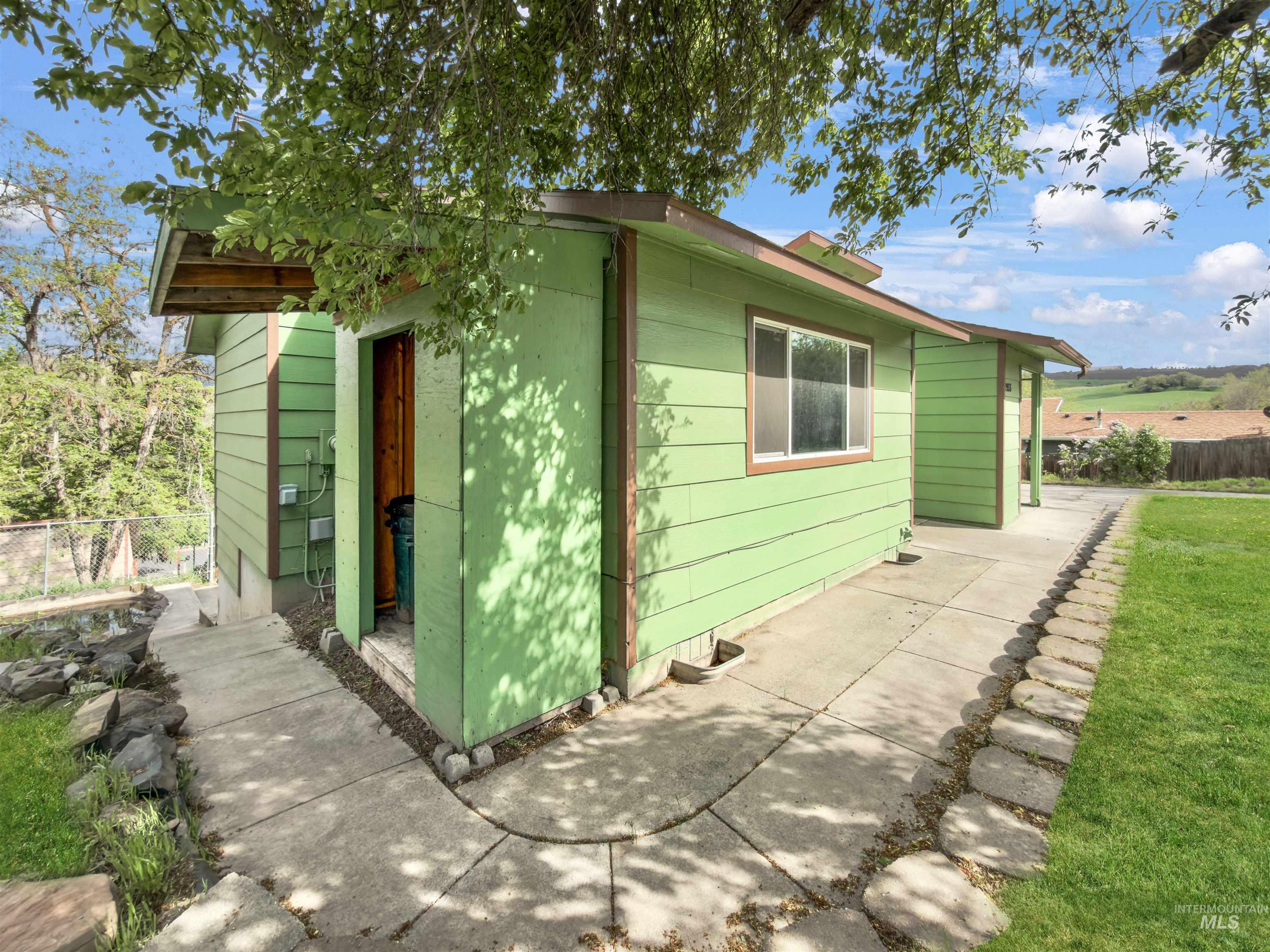 2933 Garfield Ct, Lewiston, Idaho 83501, 3 Bedrooms, 2 Bathrooms, Residential For Sale, Price $318,700,MLS 98967696