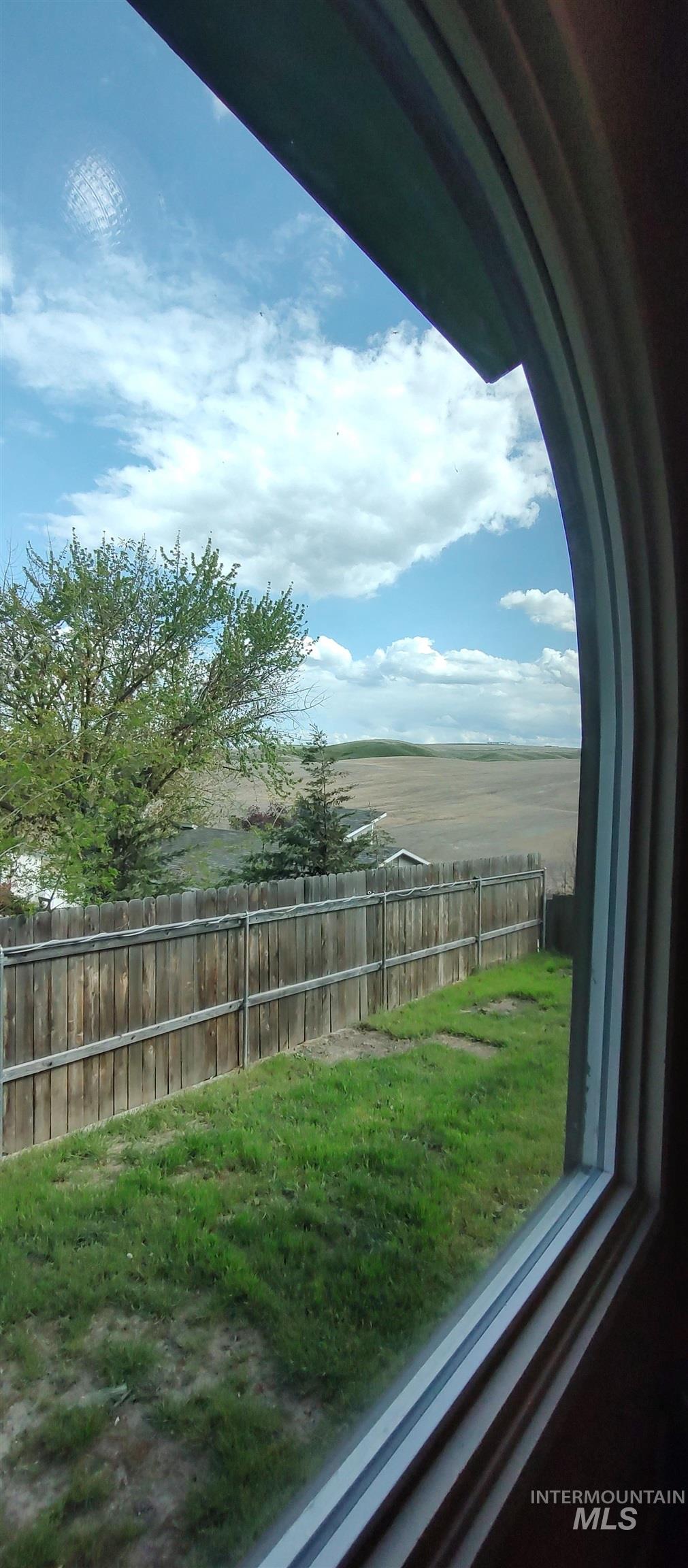 2933 Garfield Ct, Lewiston, Idaho 83501, 3 Bedrooms, 2 Bathrooms, Residential For Sale, Price $319,700,MLS 98967696