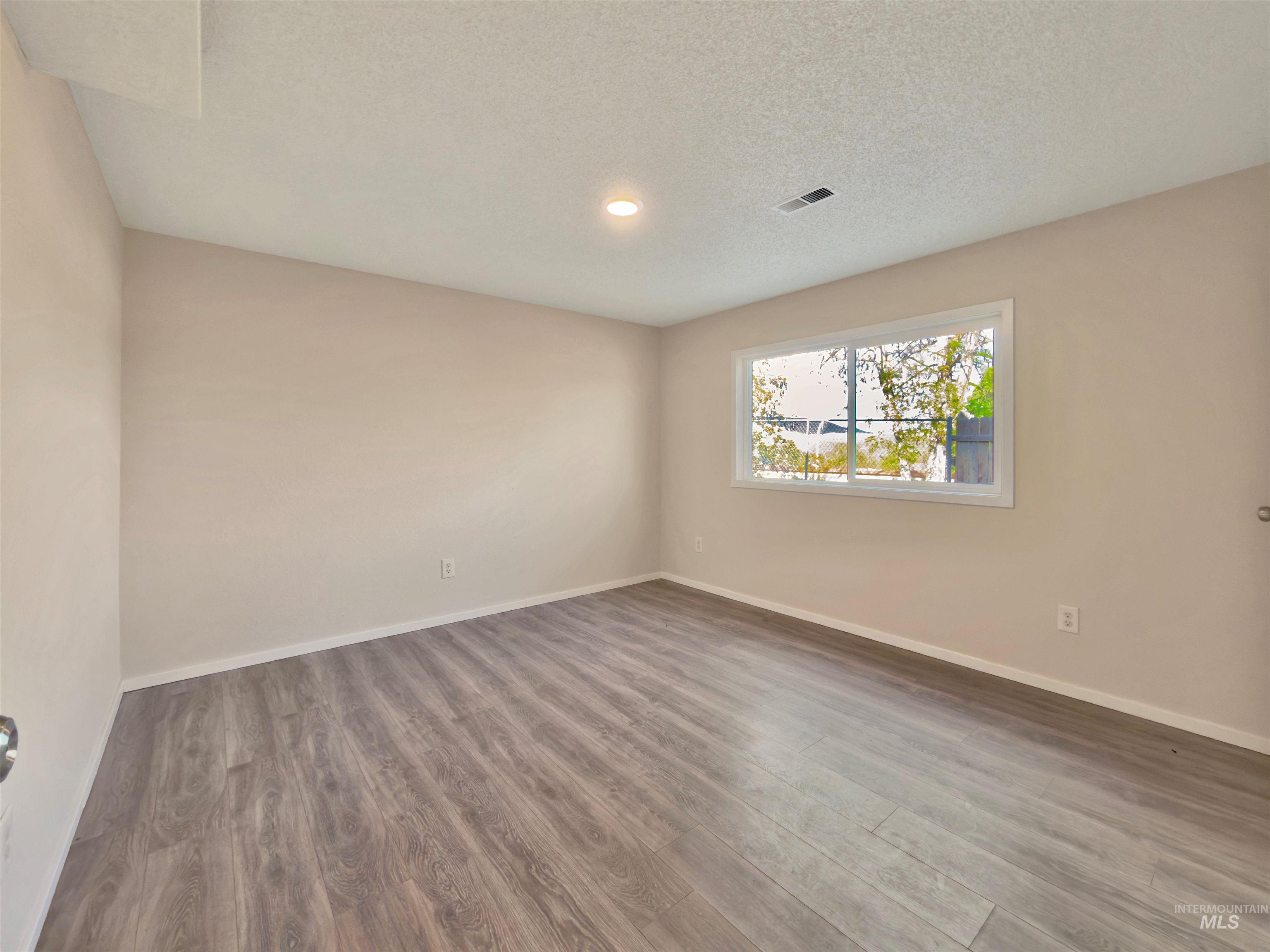 2933 Garfield Ct, Lewiston, Idaho 83501, 3 Bedrooms, 2 Bathrooms, Residential For Sale, Price $318,700,MLS 98967696