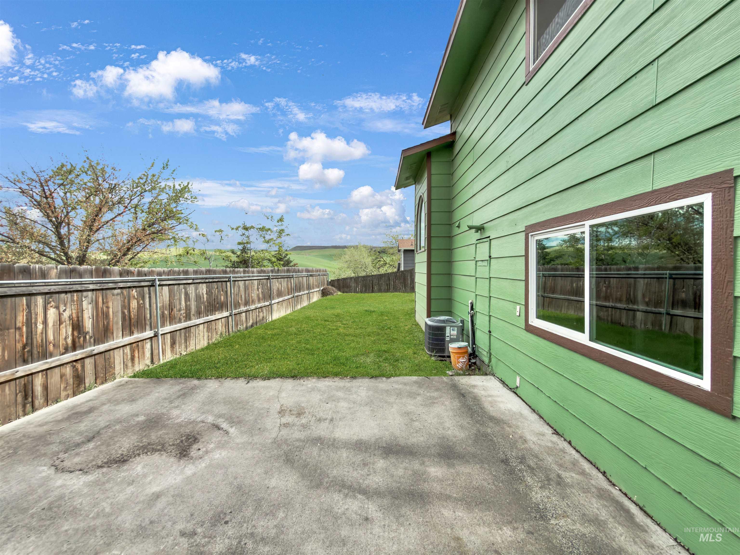 2933 Garfield Ct, Lewiston, Idaho 83501, 3 Bedrooms, 2 Bathrooms, Residential For Sale, Price $318,700,MLS 98967696