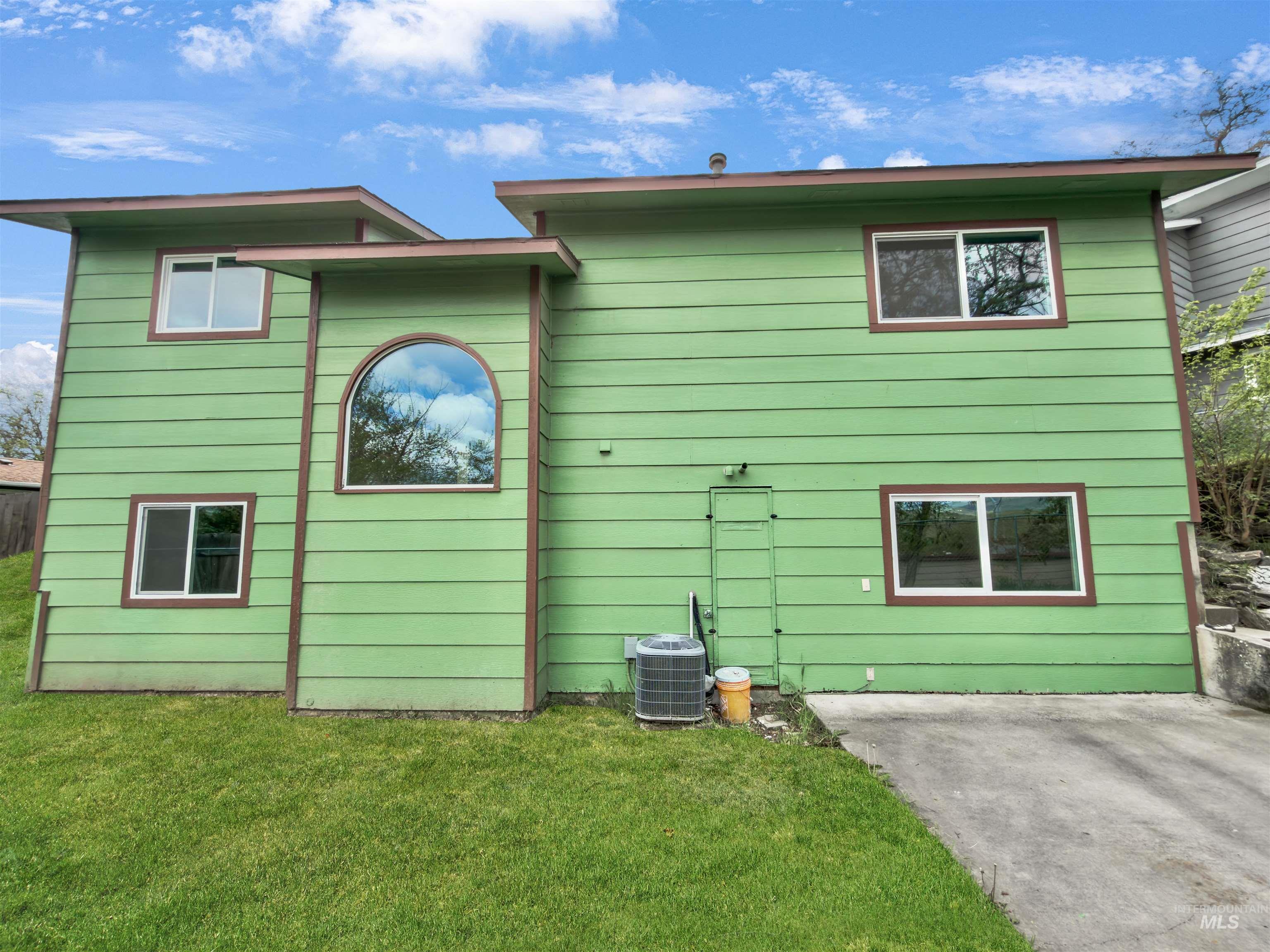 2933 Garfield Ct, Lewiston, Idaho 83501, 3 Bedrooms, 2 Bathrooms, Residential For Sale, Price $318,700,MLS 98967696