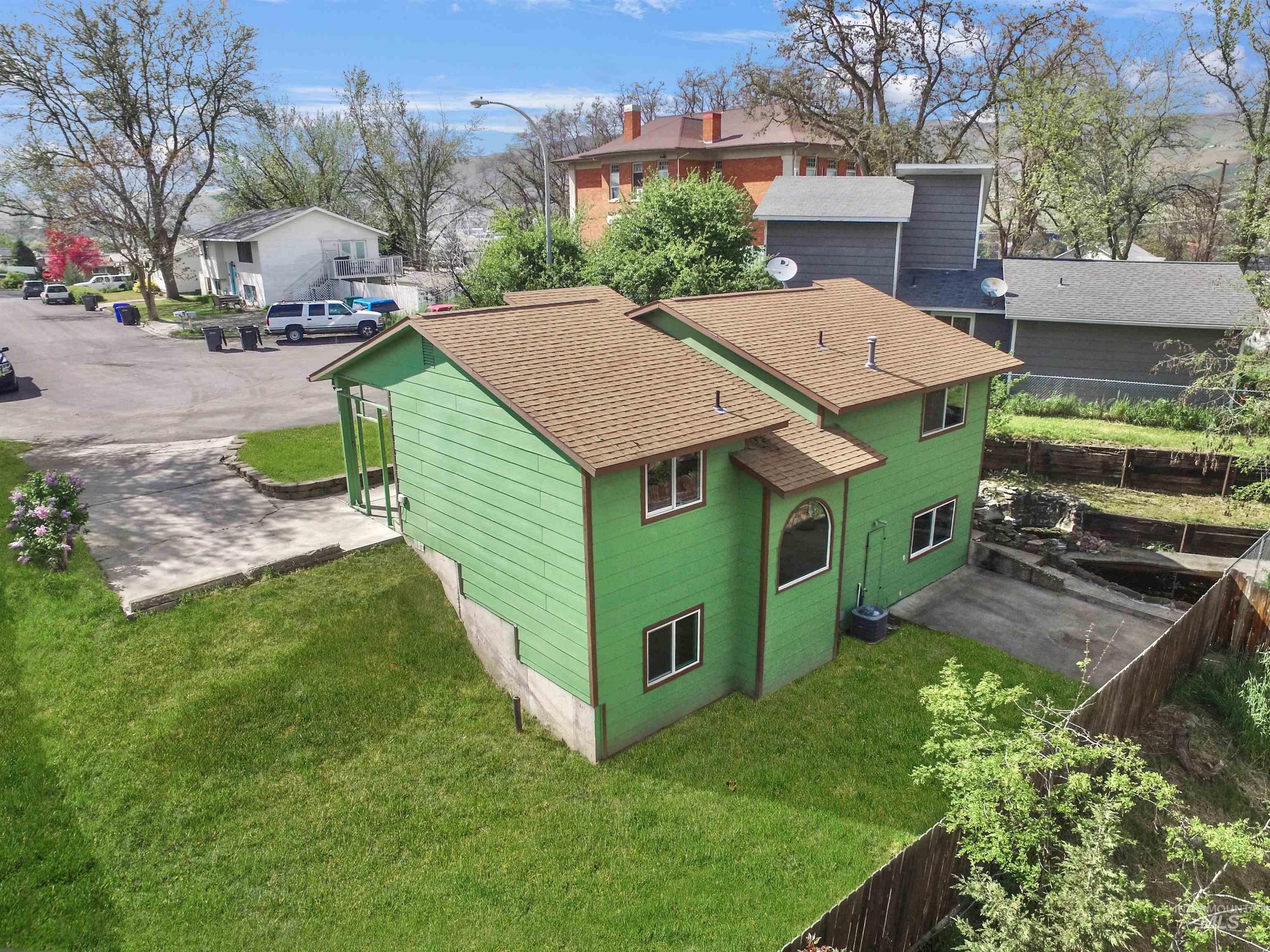 2933 Garfield Ct, Lewiston, Idaho 83501, 3 Bedrooms, 2 Bathrooms, Residential For Sale, Price $318,700,MLS 98967696
