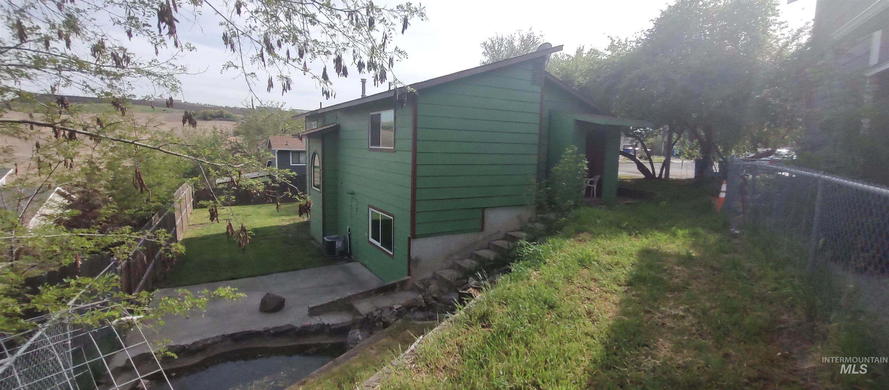 2933 Garfield Ct, Lewiston, Idaho 83501, 3 Bedrooms, 2 Bathrooms, Residential For Sale, Price $319,700,MLS 98967696