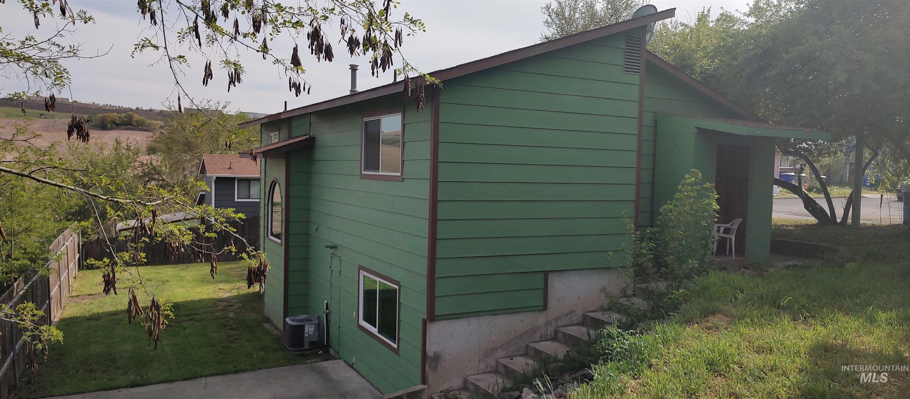 2933 Garfield Ct, Lewiston, Idaho 83501, 3 Bedrooms, 2 Bathrooms, Residential For Sale, Price $319,700,MLS 98967696