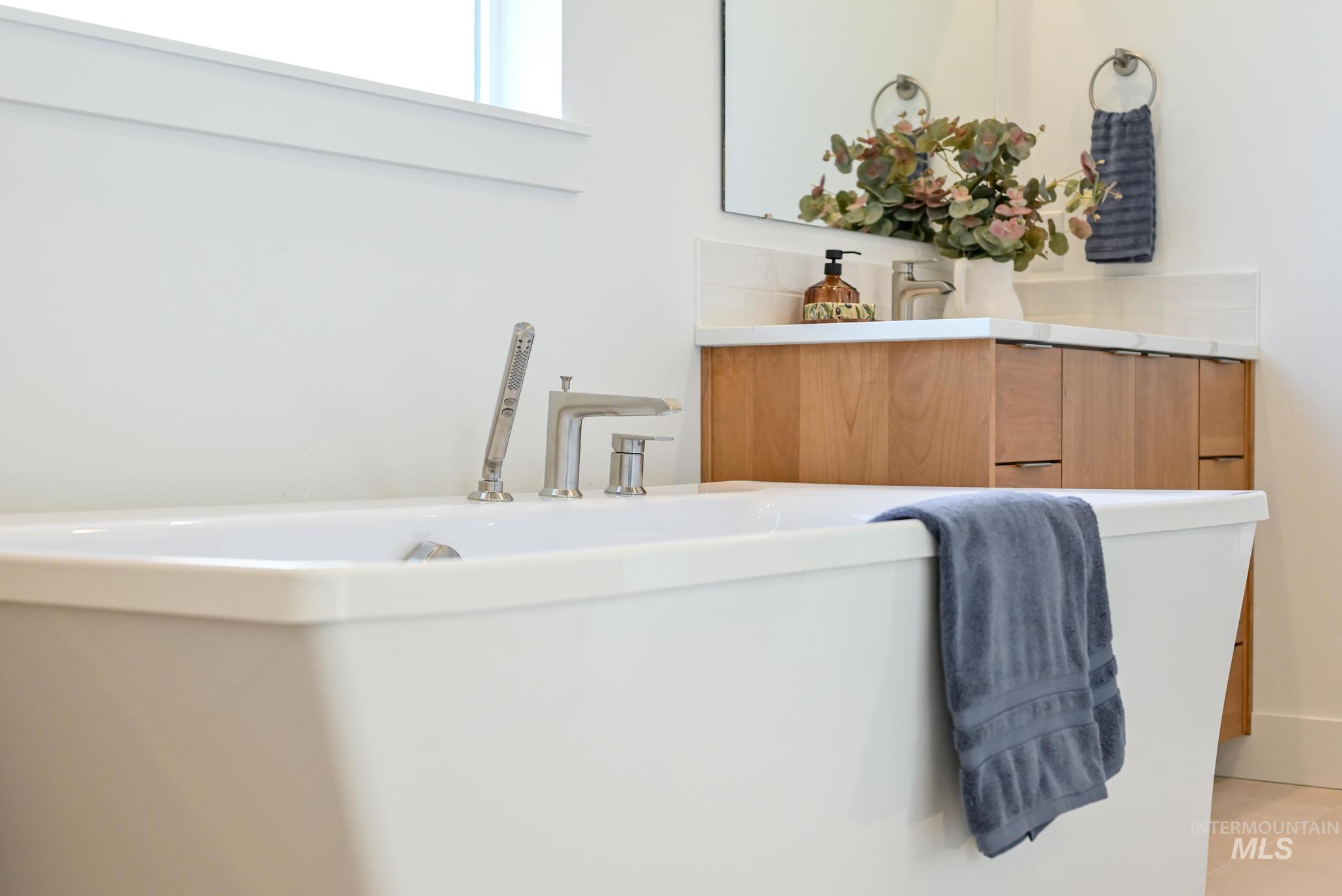 3659 N San Carlos Way, Star, Idaho 83669, 3 Bedrooms, 2.5 Bathrooms, Residential For Sale, Price $629,000,MLS 98967700