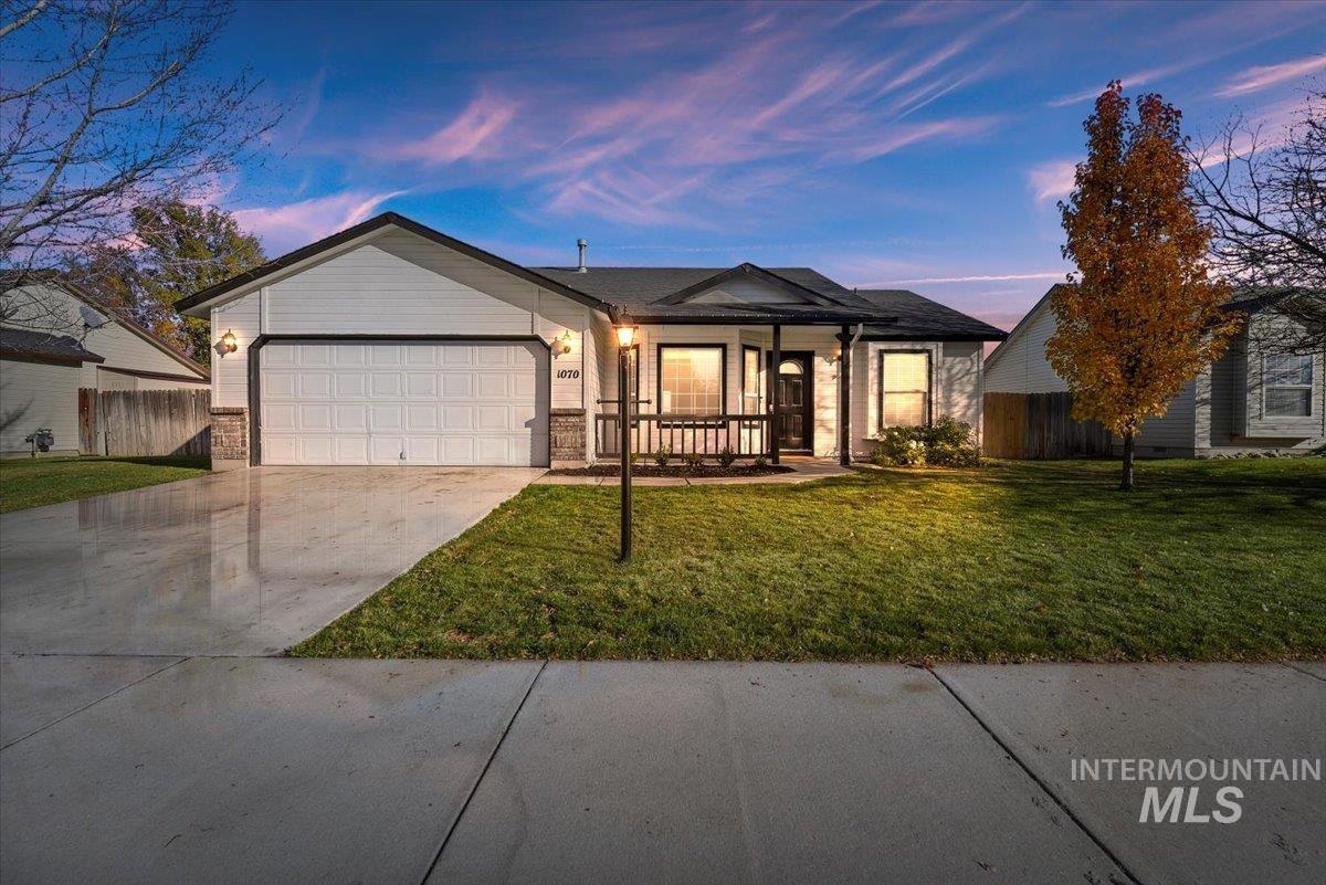 1070 Muscovy, Meridian, Idaho 83642, 3 Bedrooms, 2 Bathrooms, Residential For Sale, Price $397,500,MLS 98967705