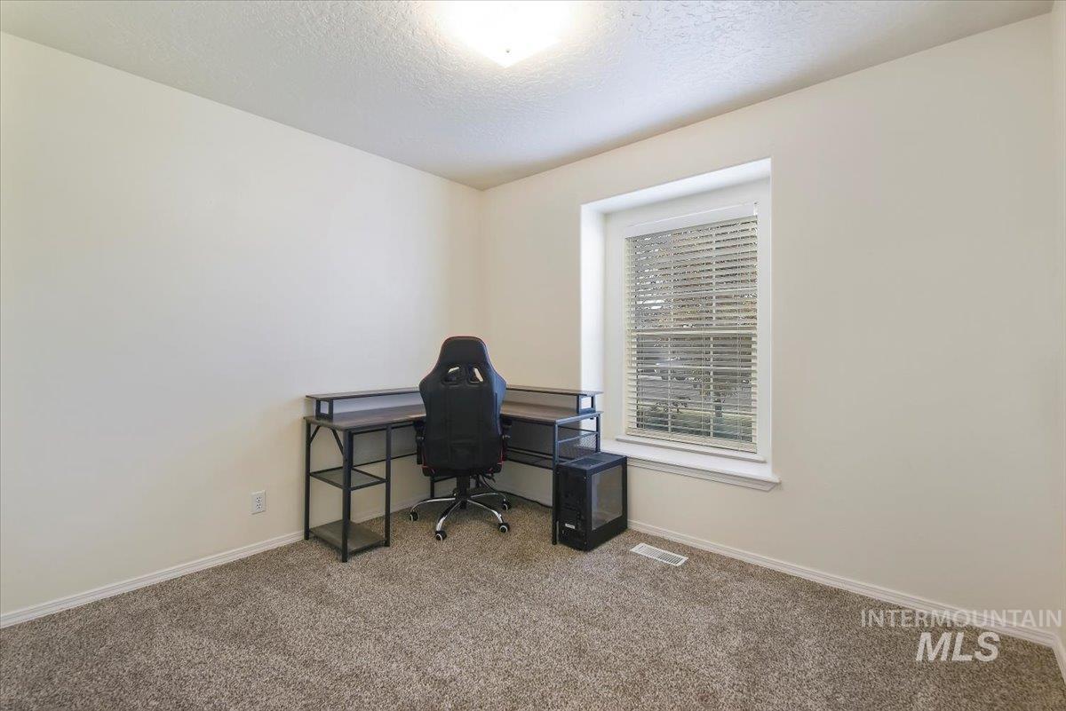 1070 Muscovy, Meridian, Idaho 83642, 3 Bedrooms, 2 Bathrooms, Residential For Sale, Price $397,500,MLS 98967705