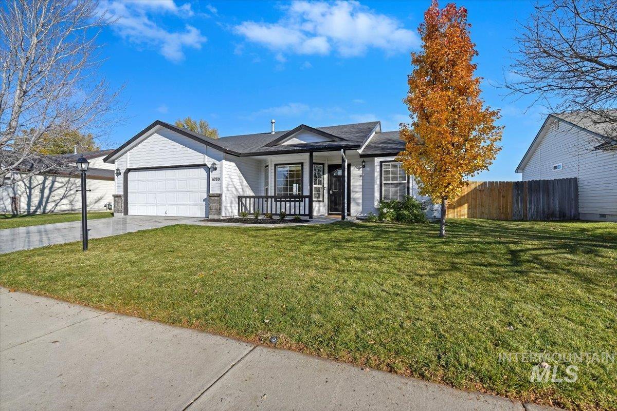 1070 Muscovy, Meridian, Idaho 83642, 3 Bedrooms, 2 Bathrooms, Residential For Sale, Price $397,500,MLS 98967705