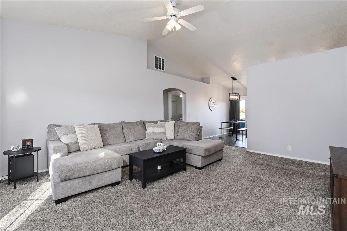 1070 Muscovy, Meridian, Idaho 83642, 3 Bedrooms, 2 Bathrooms, Residential For Sale, Price $397,500,MLS 98967705