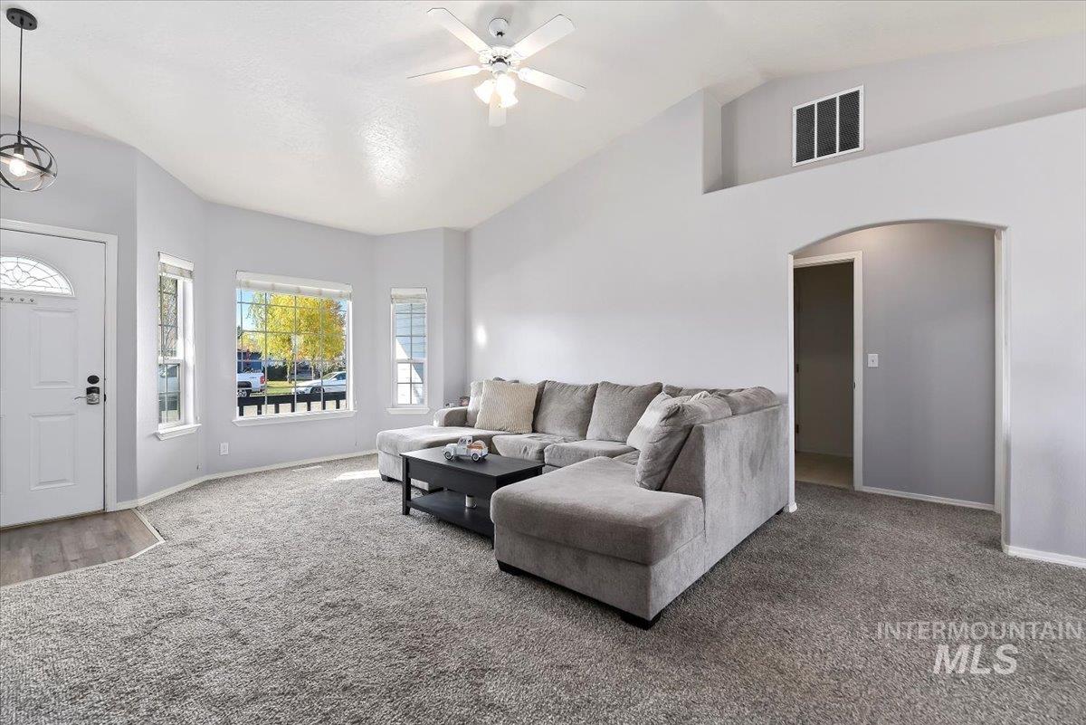 1070 Muscovy, Meridian, Idaho 83642, 3 Bedrooms, 2 Bathrooms, Residential For Sale, Price $397,500,MLS 98967705