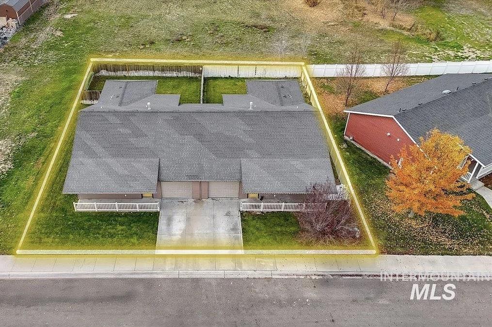 215 Little Cedar Dr, Hansen, Idaho 83334, 3 Bedrooms, 2 Bathrooms, Residential Income For Sale, Price $599,999,MLS 98967712