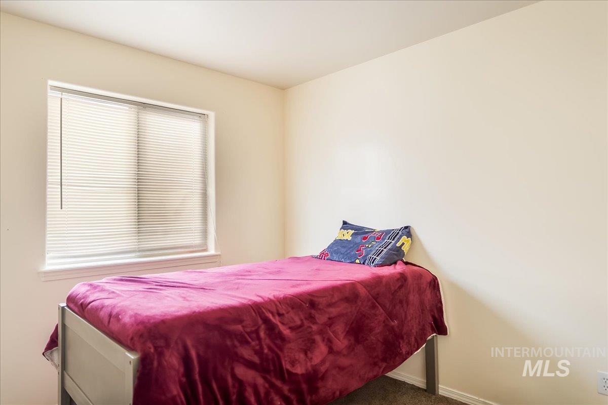 215 Little Cedar Dr, Hansen, Idaho 83334, 3 Bedrooms, 2 Bathrooms, Residential Income For Sale, Price $599,999,MLS 98967712