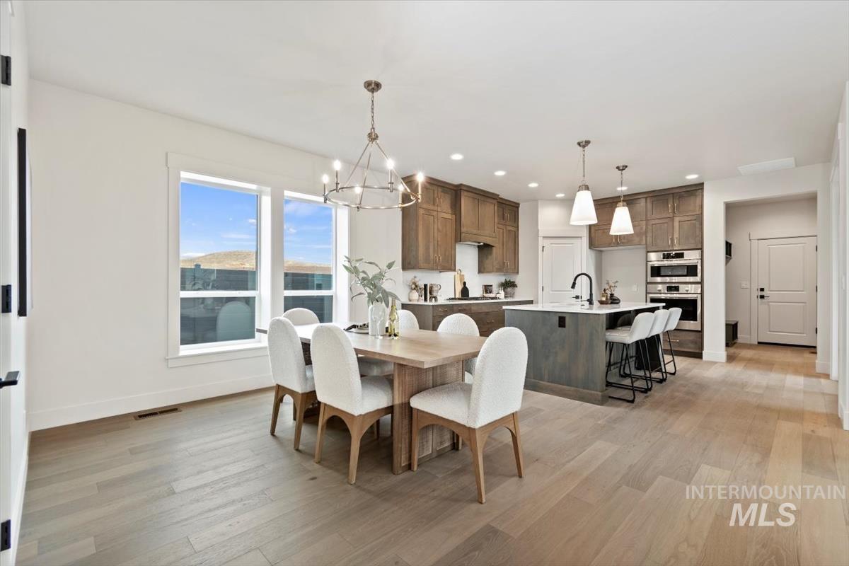 5931 W Domford Ln, Eagle, Idaho 83616, 3 Bedrooms, 2 Bathrooms, Residential For Sale, Price $577,880,MLS 98967716