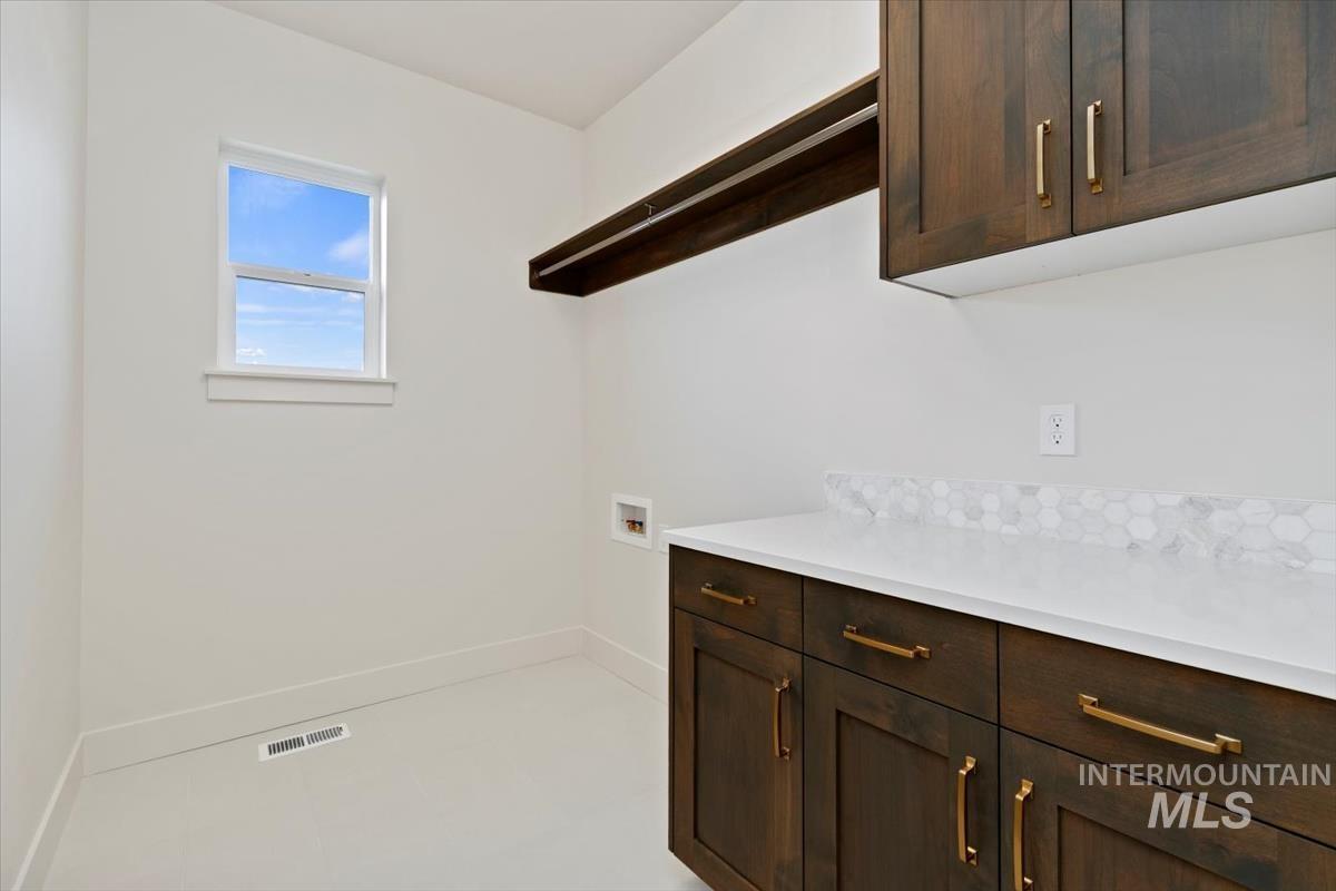 5931 W Domford Ln, Eagle, Idaho 83616, 3 Bedrooms, 2 Bathrooms, Residential For Sale, Price $577,880,MLS 98967716