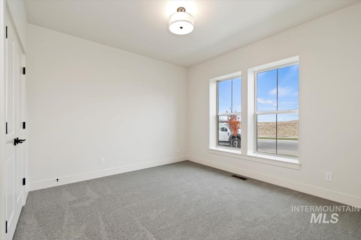 5931 W Domford Ln, Eagle, Idaho 83616, 3 Bedrooms, 2 Bathrooms, Residential For Sale, Price $577,880,MLS 98967716