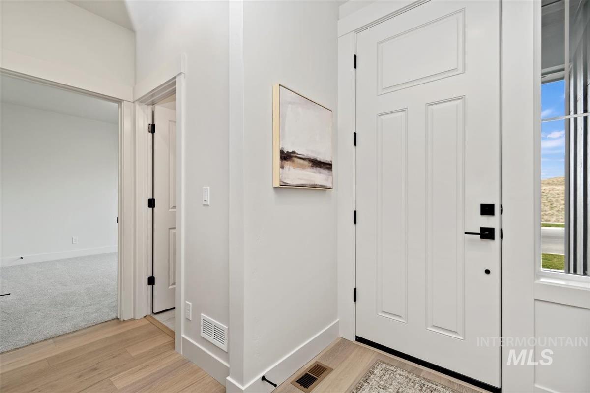 5931 W Domford Ln, Eagle, Idaho 83616, 3 Bedrooms, 2 Bathrooms, Residential For Sale, Price $577,880,MLS 98967716