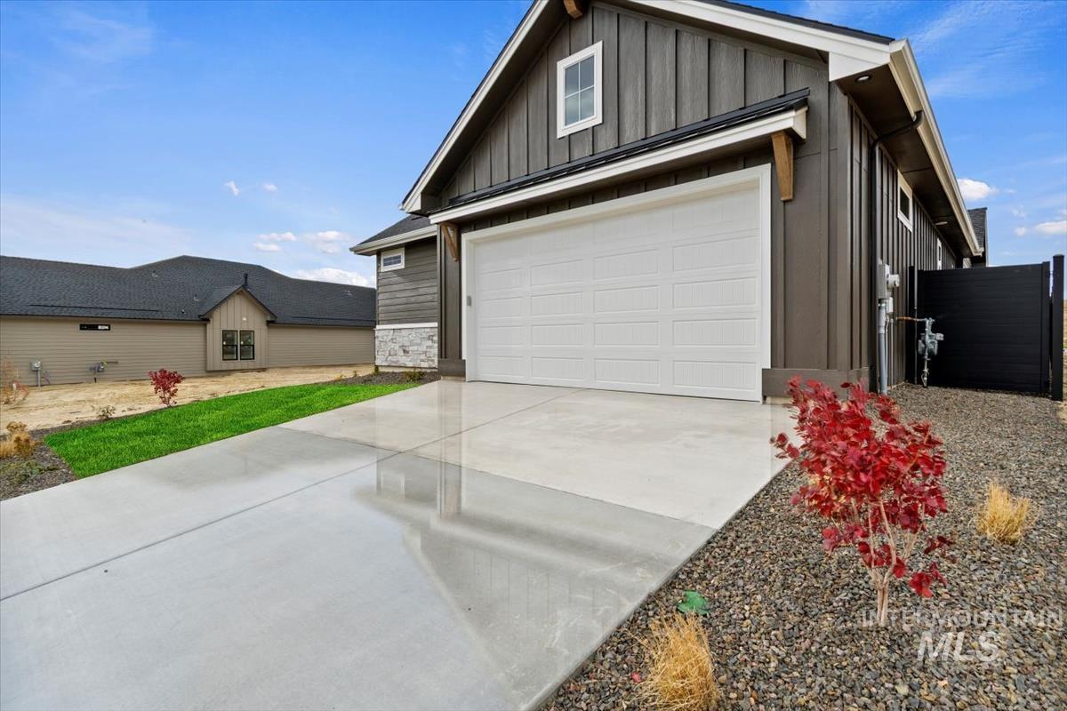 5931 W Domford Ln, Eagle, Idaho 83616, 3 Bedrooms, 2 Bathrooms, Residential For Sale, Price $577,880,MLS 98967716