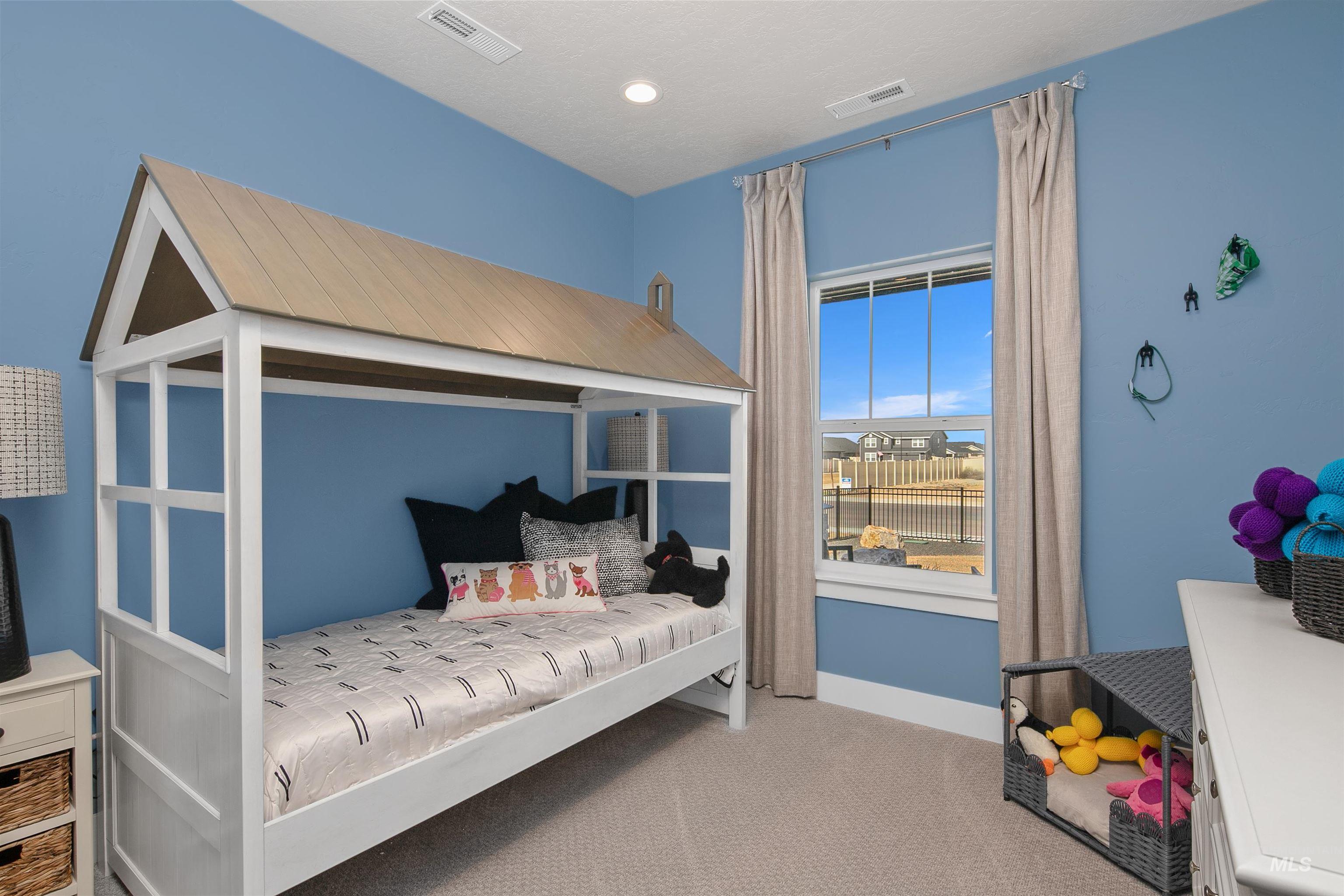 19438 Snowyside Way, Caldwell, Idaho 83605, 3 Bedrooms, 2 Bathrooms, Residential For Sale, Price $367,990,MLS 98967727