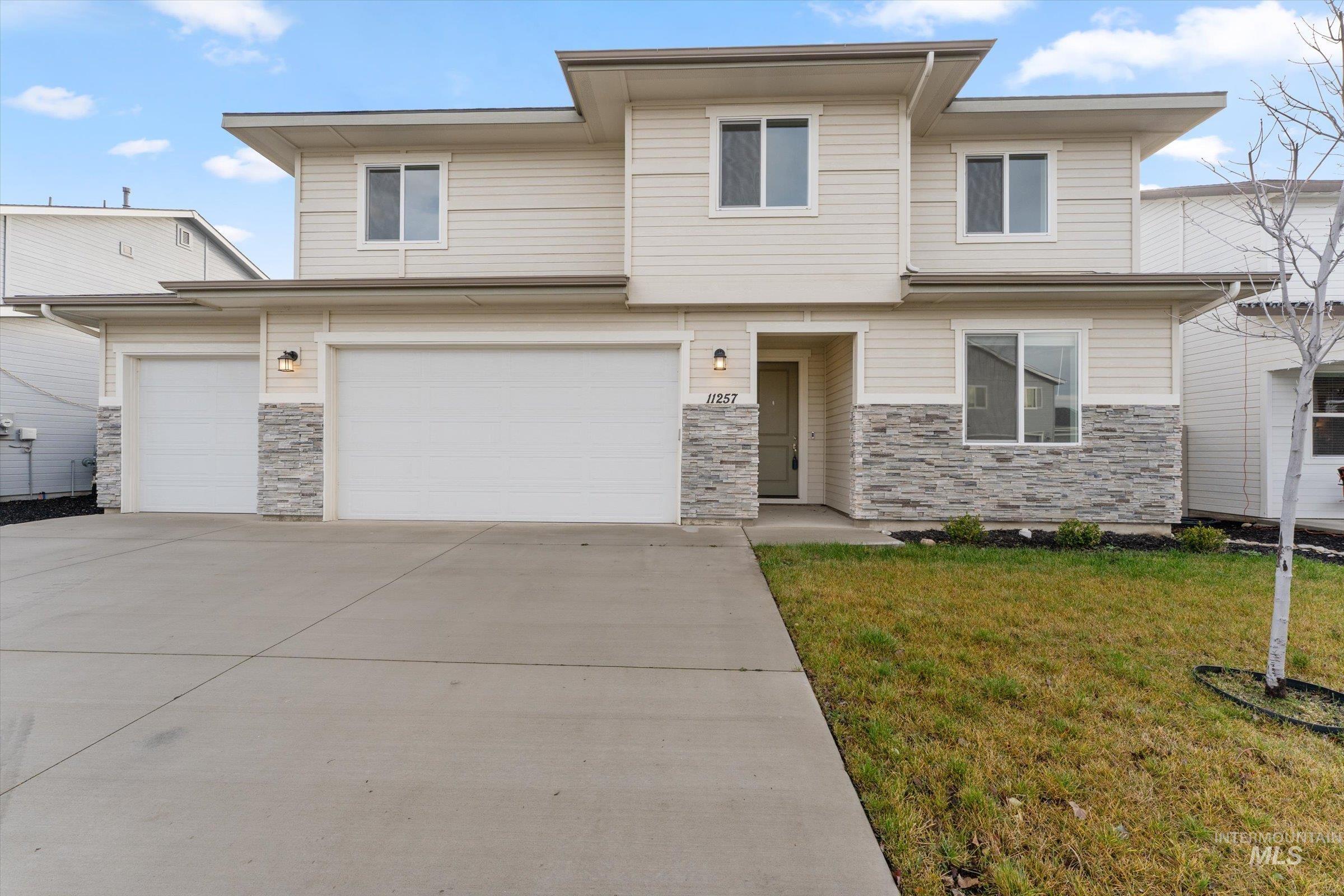11257 Aspen Hill Dr, Caldwell, Idaho 83605, 5 Bedrooms, 3 Bathrooms, Residential For Sale, Price $565,000,MLS 98967745