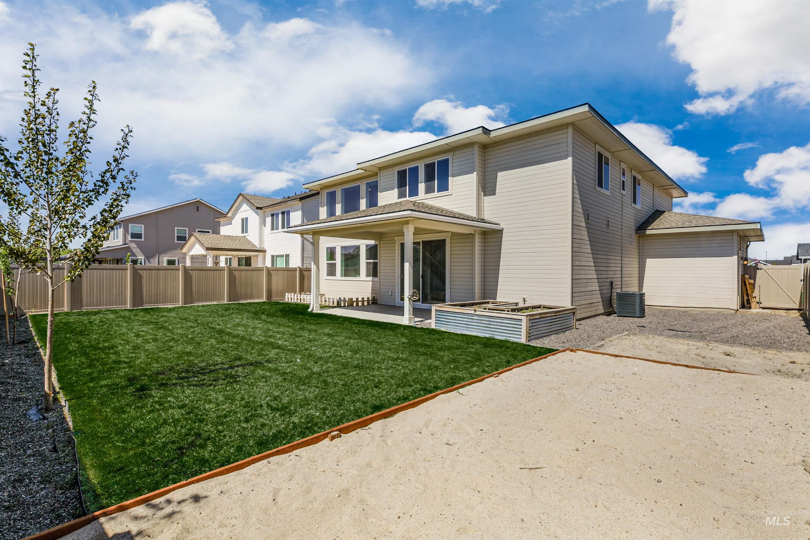 11257 Aspen Hill Dr, Caldwell, Idaho 83605, 5 Bedrooms, 3 Bathrooms, Residential For Sale, Price $565,000,MLS 98967745