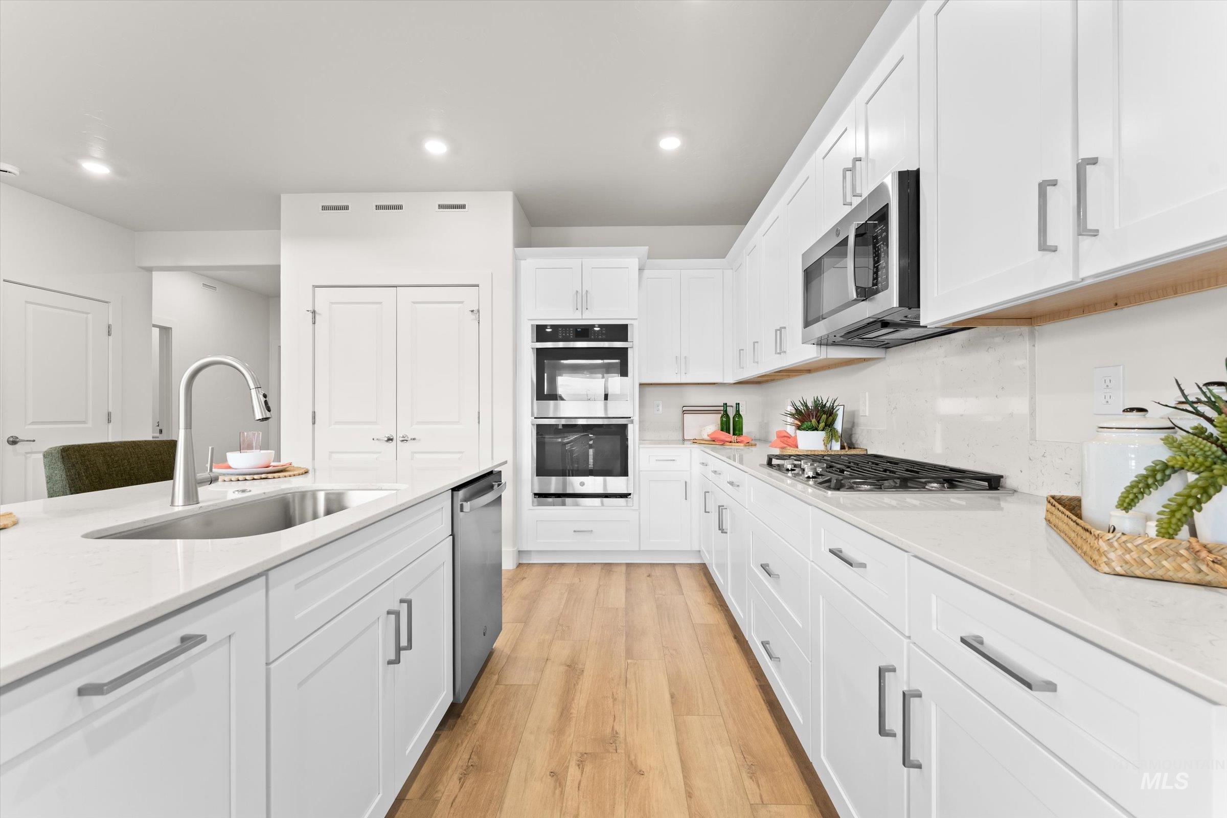 11257 Aspen Hill Dr, Caldwell, Idaho 83605, 5 Bedrooms, 3 Bathrooms, Residential For Sale, Price $565,000,MLS 98967745