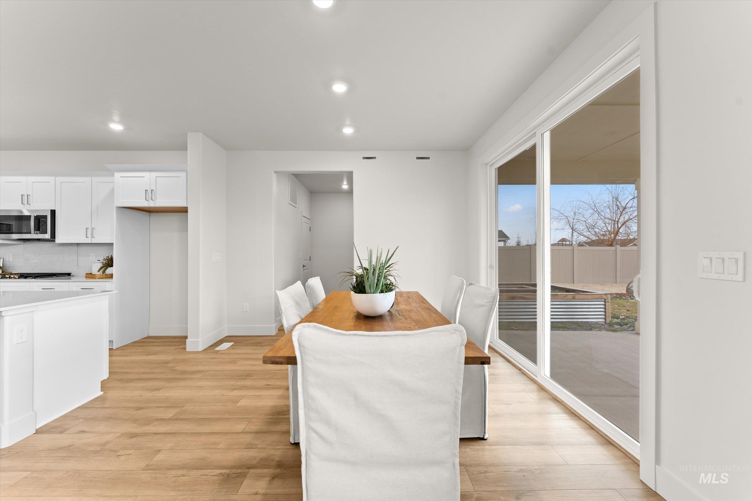 11257 Aspen Hill Dr, Caldwell, Idaho 83605, 5 Bedrooms, 3 Bathrooms, Residential For Sale, Price $565,000,MLS 98967745