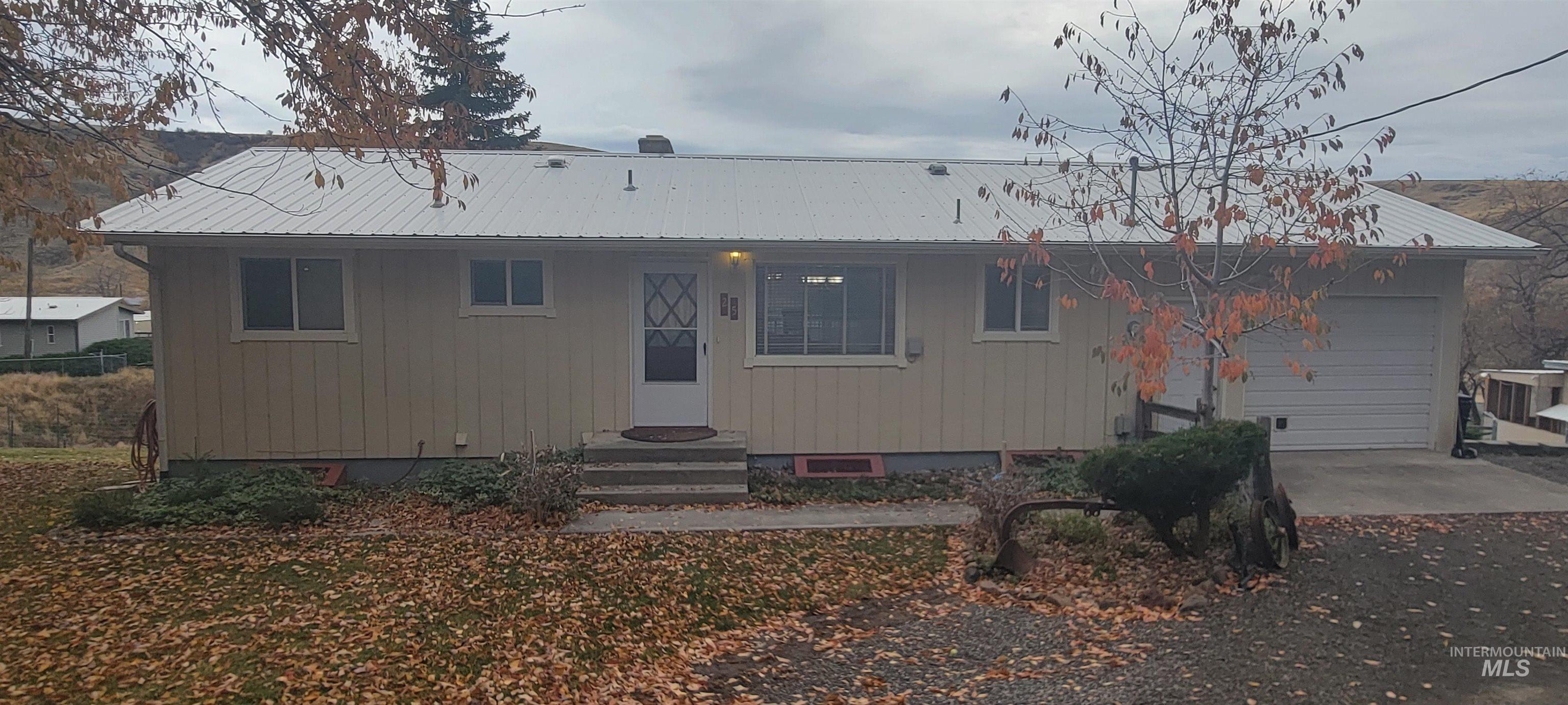 25 Gun Club Rd, Pomeroy, Washington 99347, 3 Bedrooms, 2 Bathrooms, Residential For Sale, Price $299,900,MLS 98967756