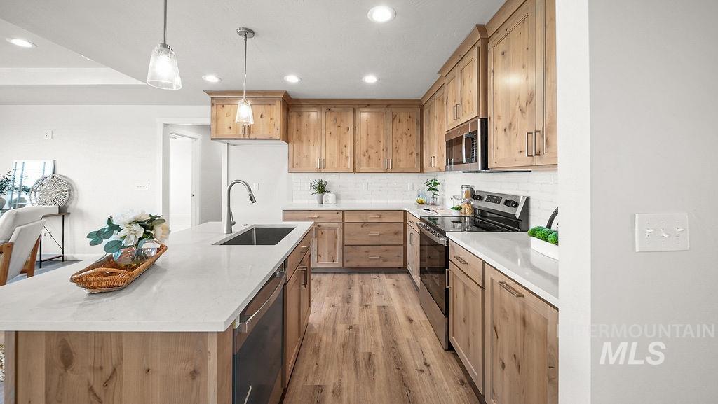 930 23rd Ave E, Jerome, Idaho 83338, 3 Bedrooms, 2 Bathrooms, Residential For Sale, Price $418,219, 98967758
