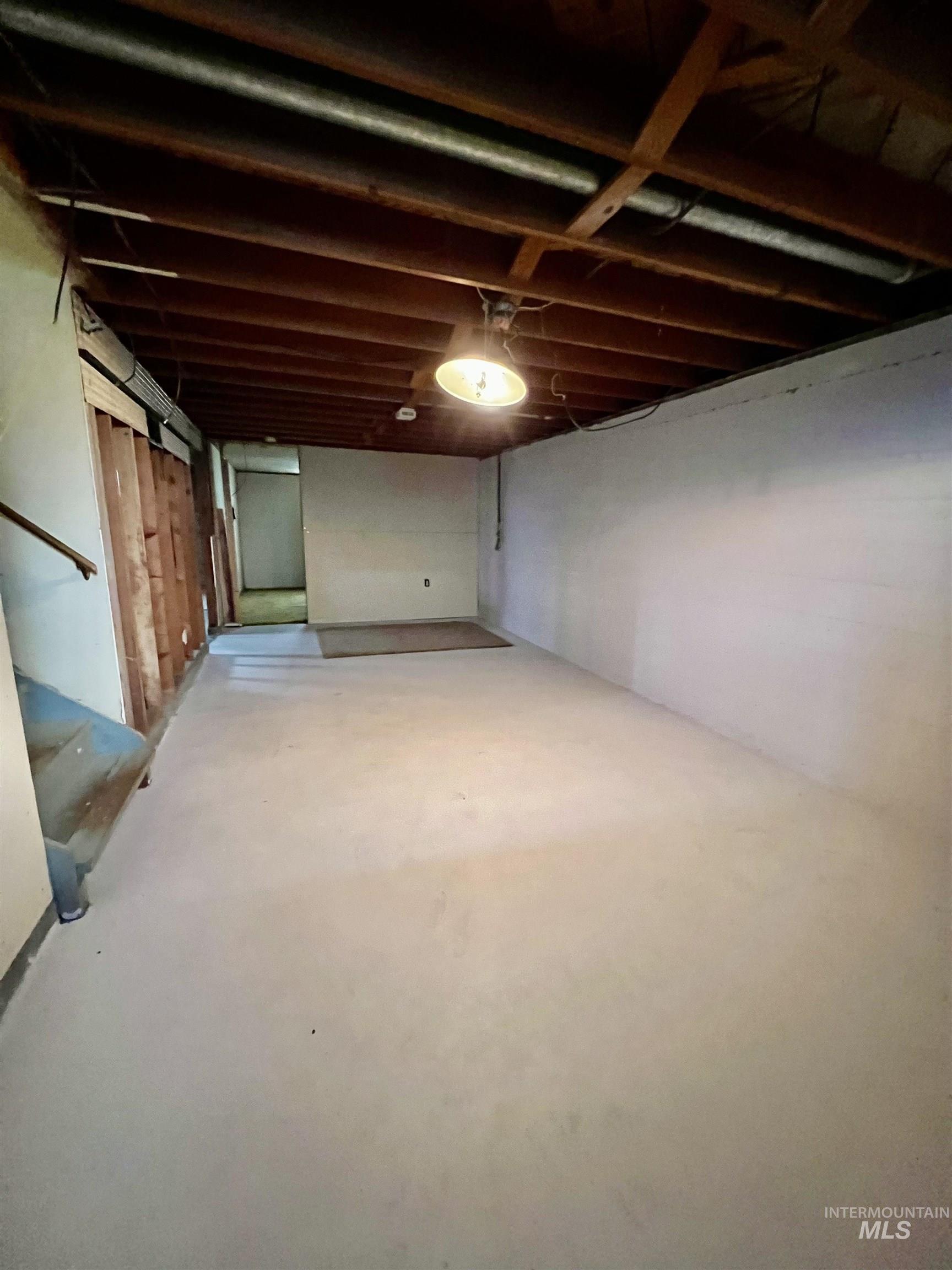 1027 11th Street, Clarkston, Washington 99403, 4 Bedrooms, 1 Bathroom, Residential For Sale, Price $245,000,MLS 98967760