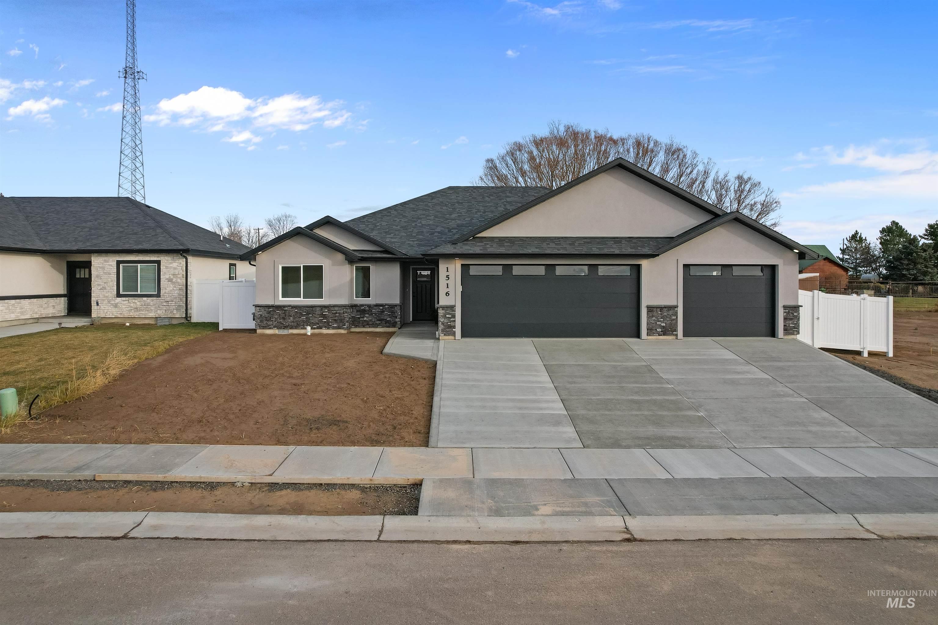 1516 Bird Farm Dr, Jerome, Idaho 83301, 3 Bedrooms, 2 Bathrooms, Residential For Sale, Price $439,900,MLS 98967767