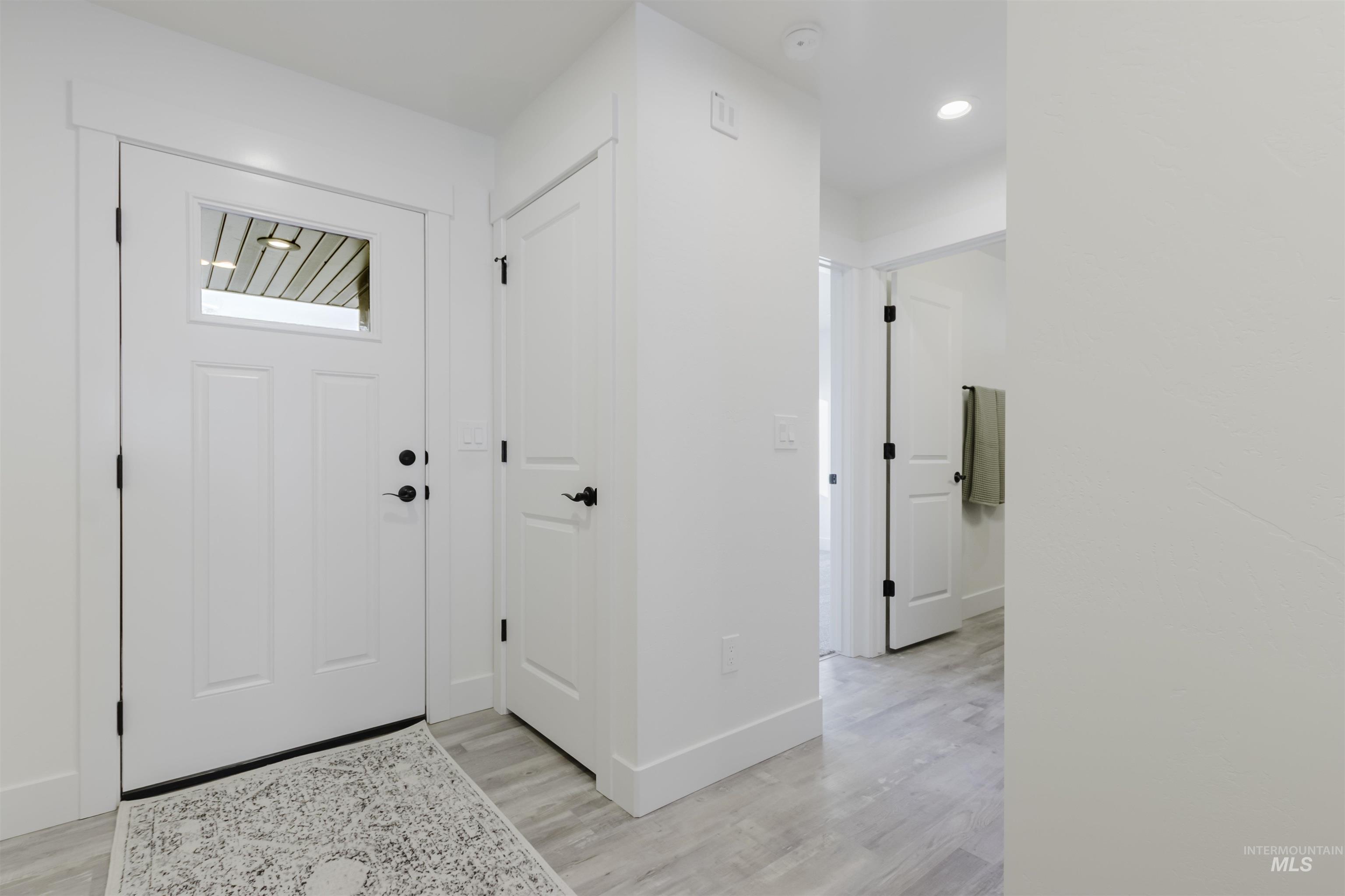 1516 Bird Farm Dr, Jerome, Idaho 83301, 3 Bedrooms, 2 Bathrooms, Residential For Sale, Price $439,900,MLS 98967767