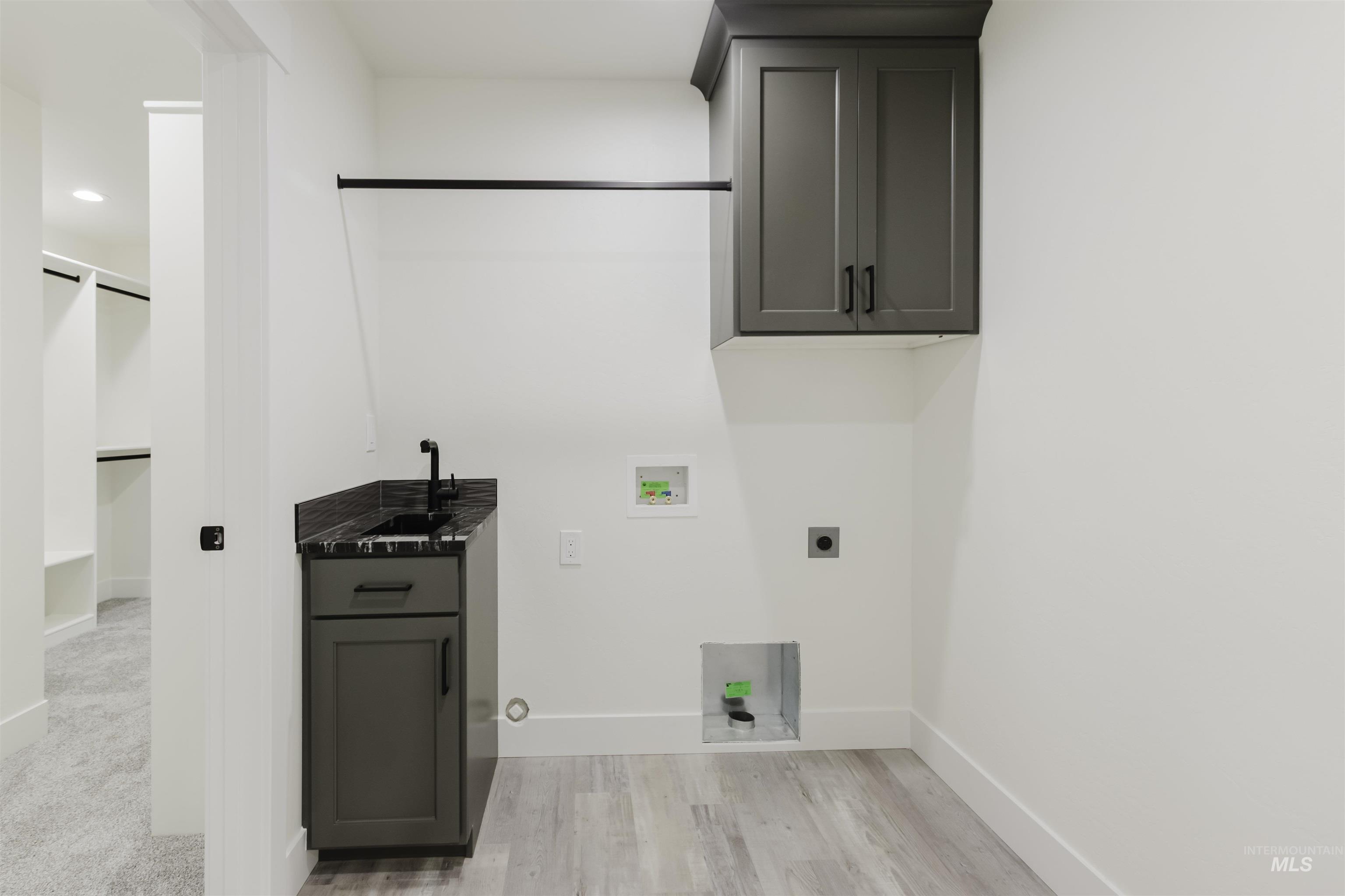 1516 Bird Farm Dr, Jerome, Idaho 83301, 3 Bedrooms, 2 Bathrooms, Residential For Sale, Price $439,900,MLS 98967767