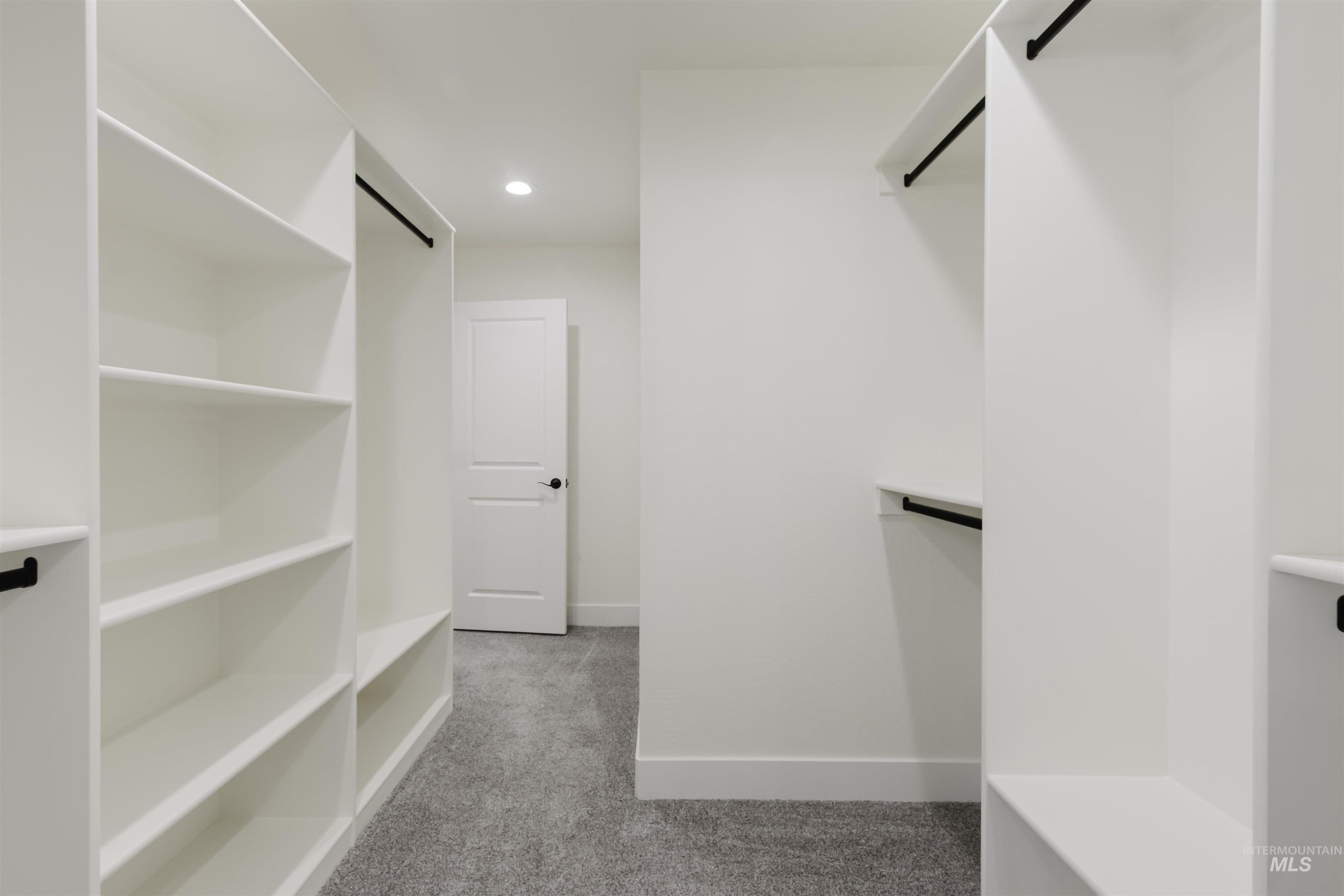 1516 Bird Farm Dr, Jerome, Idaho 83301, 3 Bedrooms, 2 Bathrooms, Residential For Sale, Price $439,900,MLS 98967767