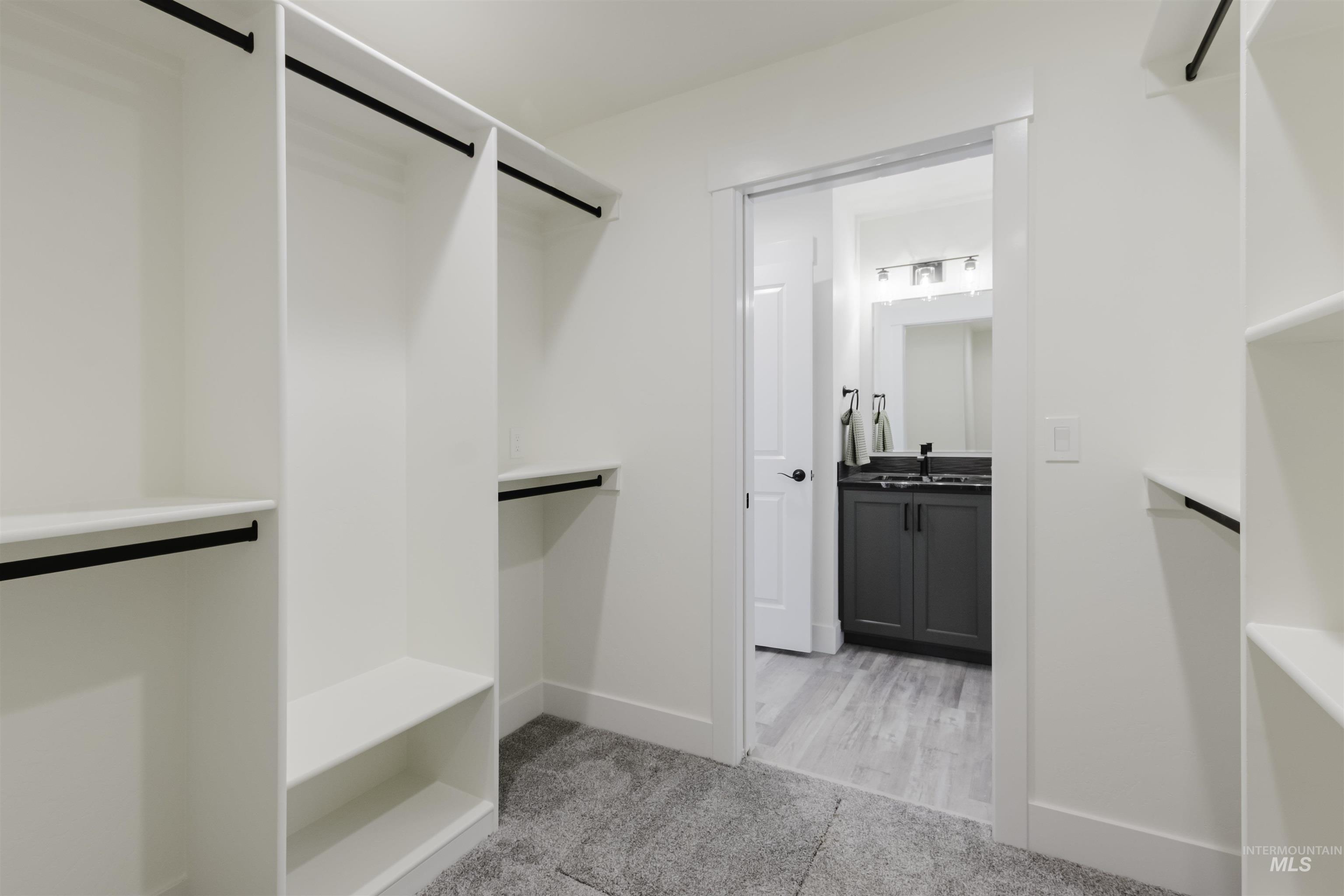 1516 Bird Farm Dr, Jerome, Idaho 83301, 3 Bedrooms, 2 Bathrooms, Residential For Sale, Price $439,900,MLS 98967767