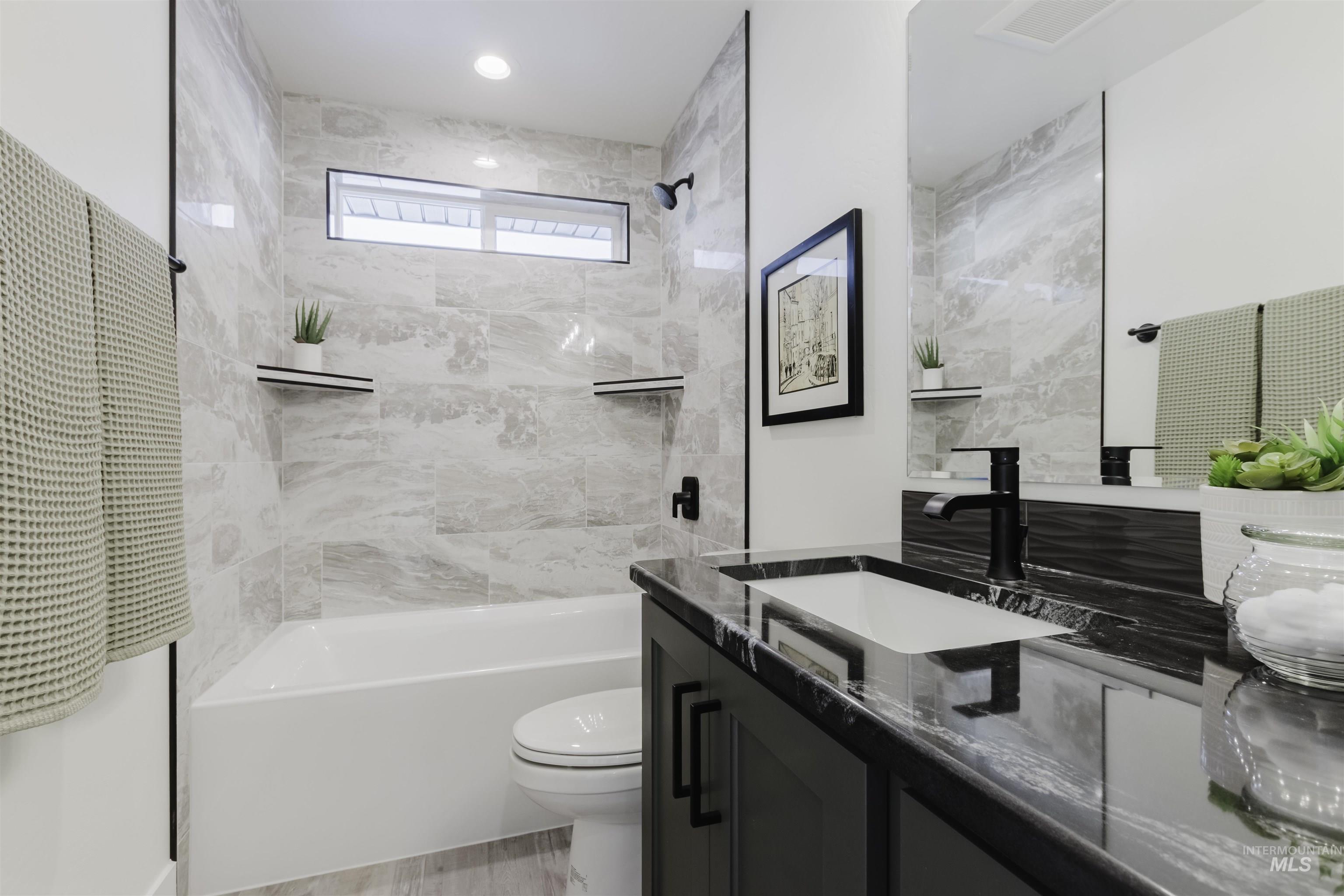 1516 Bird Farm Dr, Jerome, Idaho 83301, 3 Bedrooms, 2 Bathrooms, Residential For Sale, Price $439,900,MLS 98967767