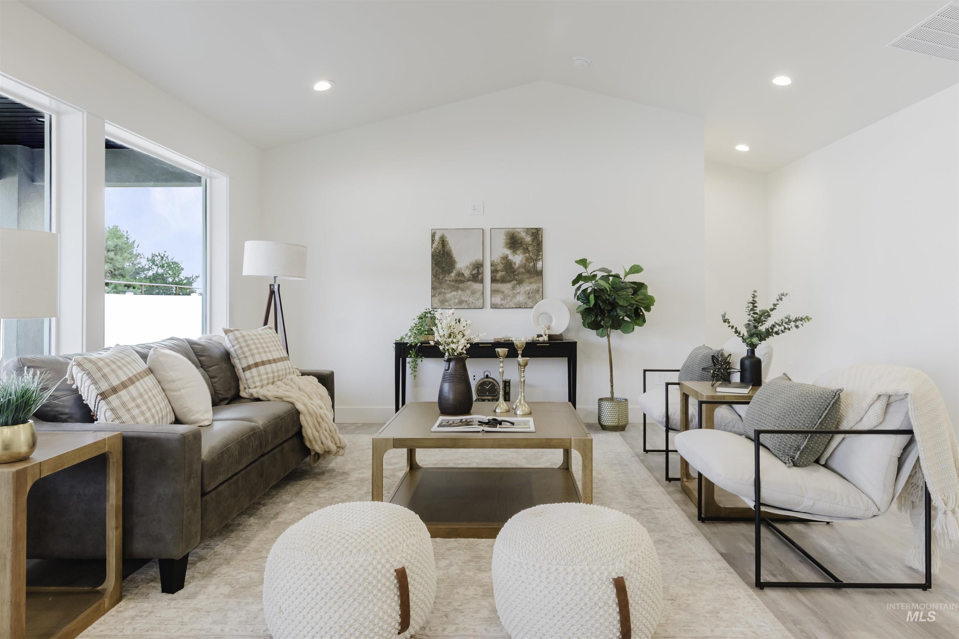 1516 Bird Farm Dr, Jerome, Idaho 83301, 3 Bedrooms, 2 Bathrooms, Residential For Sale, Price $439,900,MLS 98967767