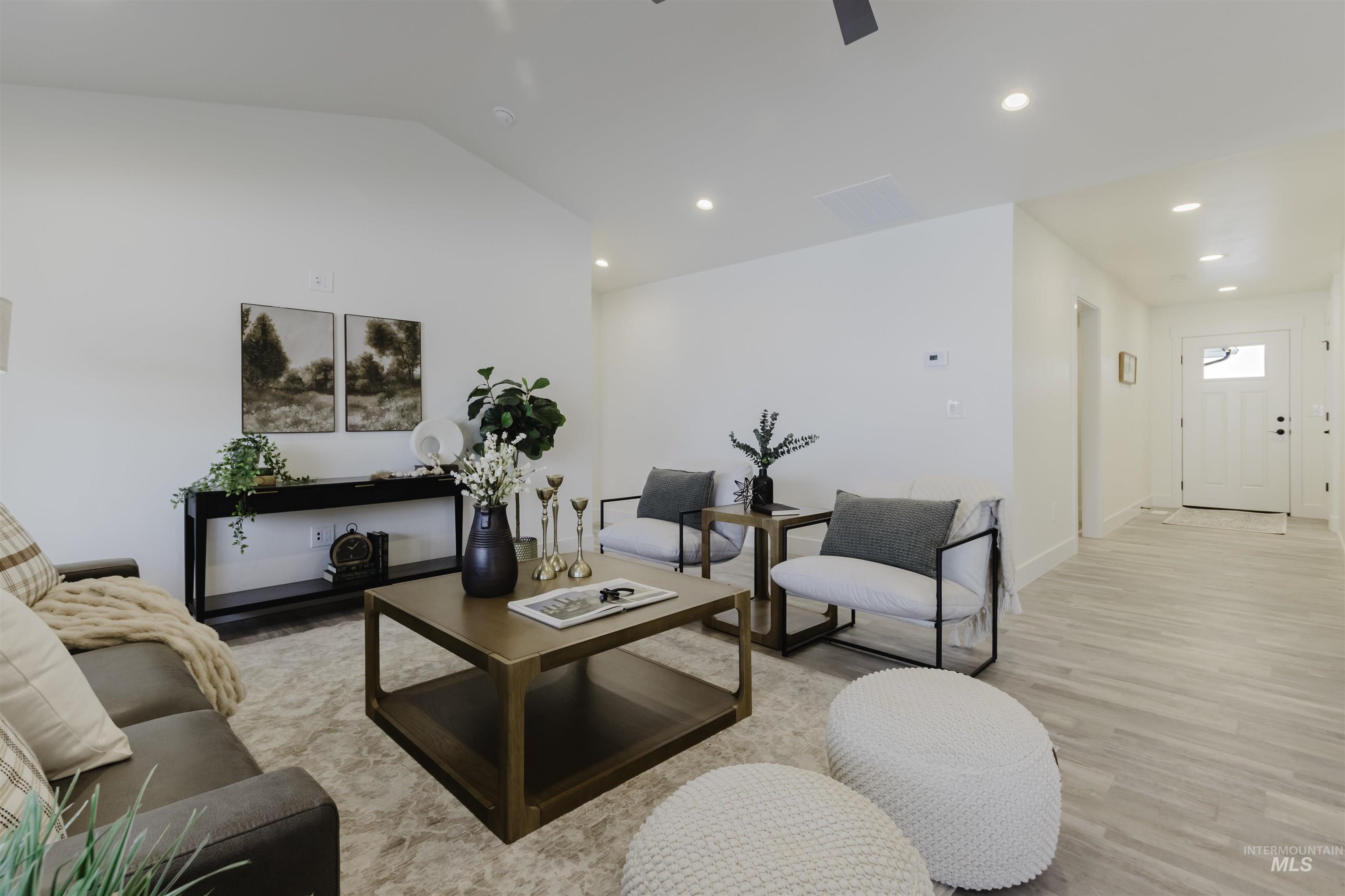 1516 Bird Farm Dr, Jerome, Idaho 83301, 3 Bedrooms, 2 Bathrooms, Residential For Sale, Price $439,900,MLS 98967767