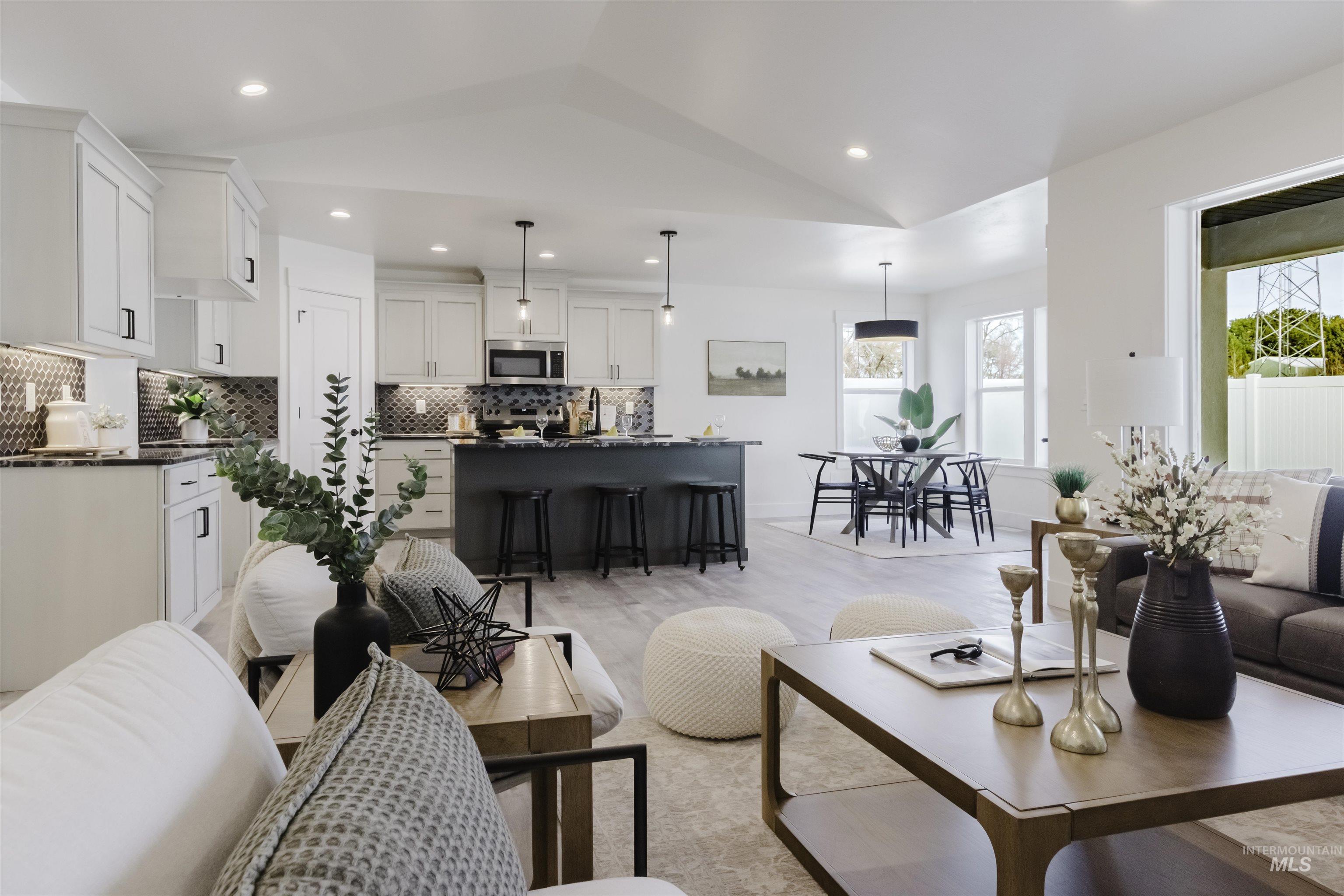 1516 Bird Farm Dr, Jerome, Idaho 83301, 3 Bedrooms, 2 Bathrooms, Residential For Sale, Price $439,900,MLS 98967767