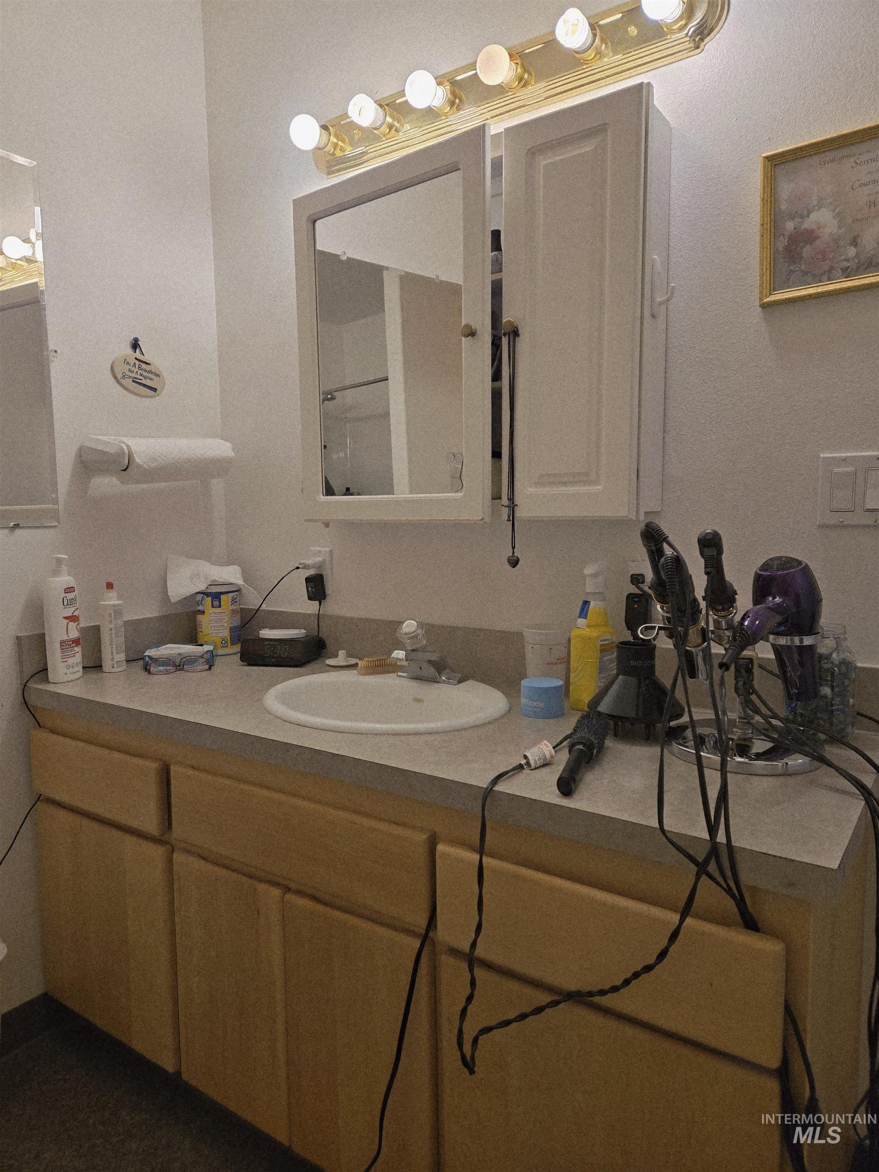 1680 Pennington Dr., Ontario, Oregon 97914, 4 Bedrooms, 2 Bathrooms, Residential For Sale, Price $349,000,MLS 98967775