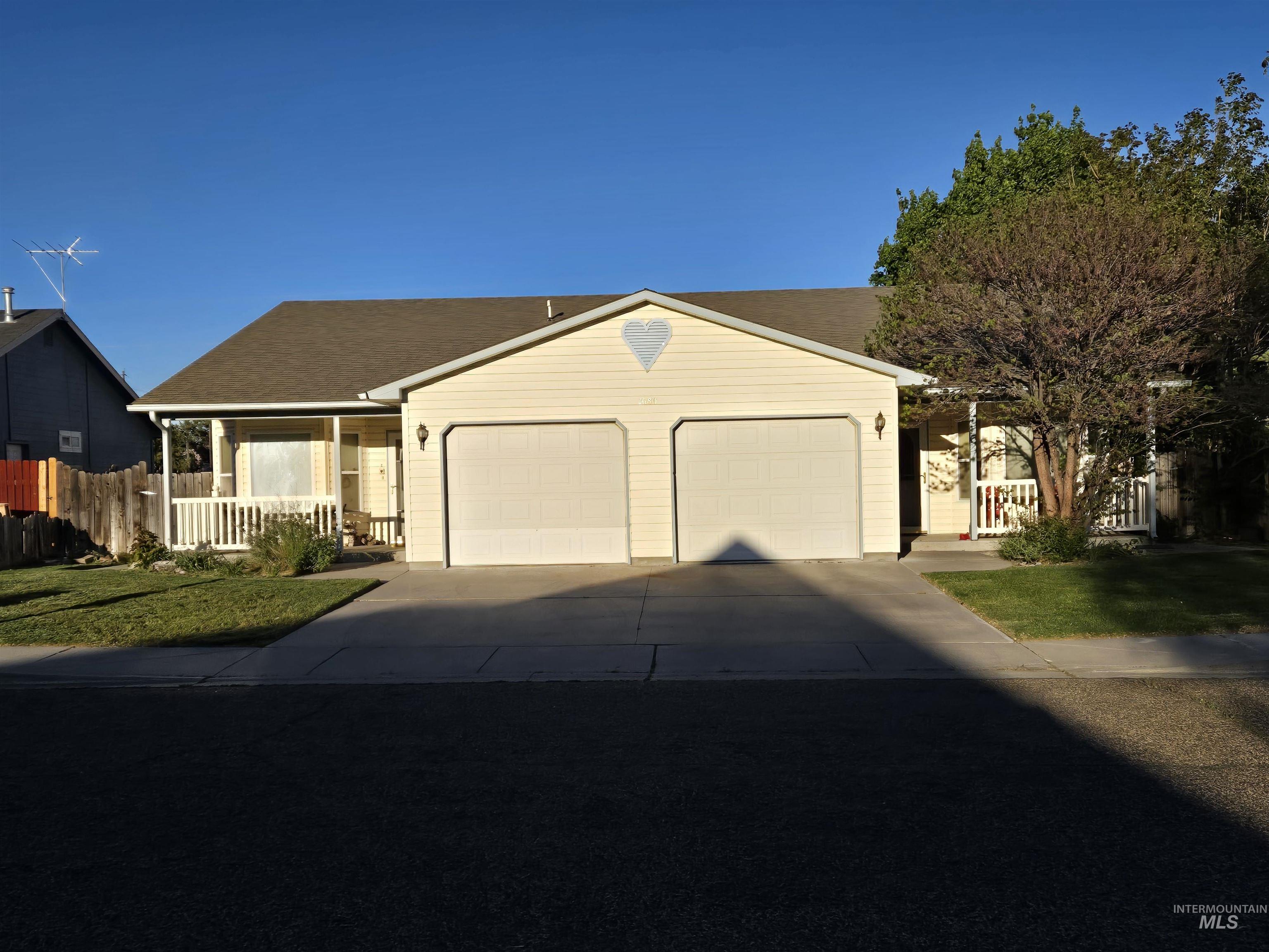 1680 Pennington Dr., Ontario, Oregon 97914, 4 Bedrooms, 2 Bathrooms, Residential For Sale, Price $349,000,MLS 98967775