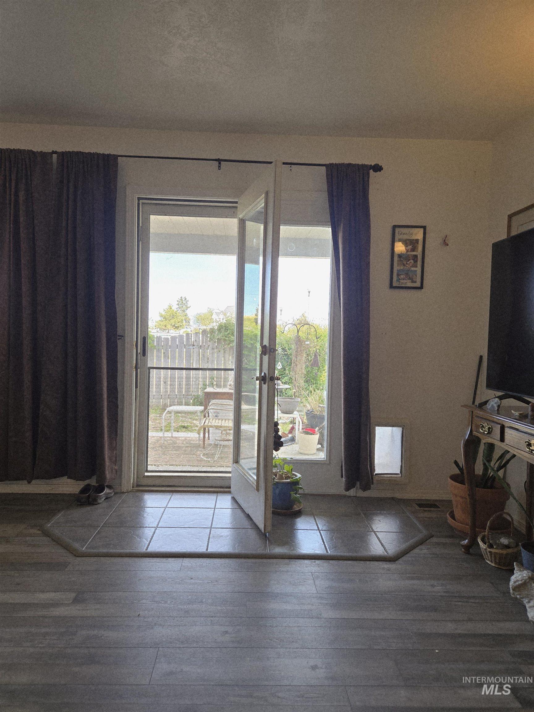 1680 Pennington Dr., Ontario, Oregon 97914, 4 Bedrooms, 2 Bathrooms, Residential For Sale, Price $349,000,MLS 98967775