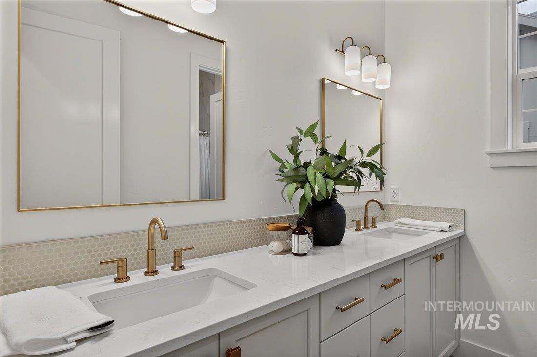 6260 W Evita St, Eagle, Idaho 83616, 4 Bedrooms, 3.5 Bathrooms, Residential For Sale, Price $1,350,000,MLS 98967777