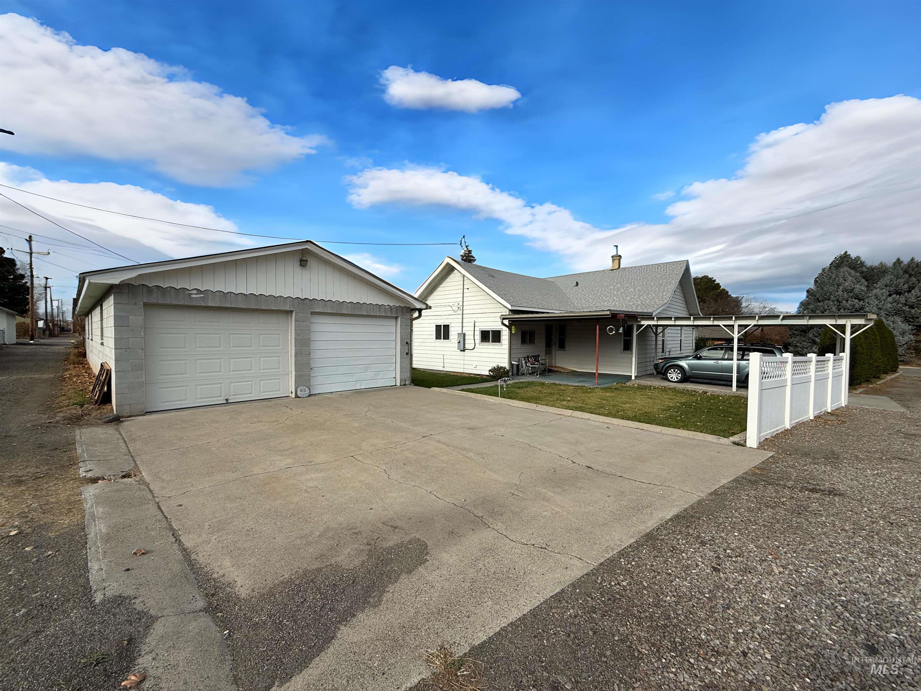 65 E Arthur, Glenns Ferry, Idaho 83623, 4 Bedrooms, 2 Bathrooms, Residential For Sale, Price $295,900,MLS 98967782