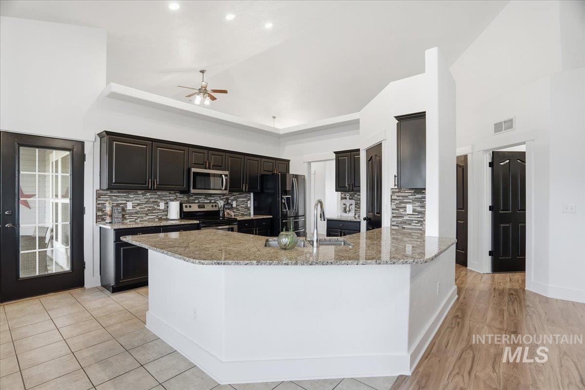 292 Harris View Way, Melba, Idaho 83641, 4 Bedrooms, 2 Bathrooms, Residential For Sale, Price $869,900,MLS 98967794