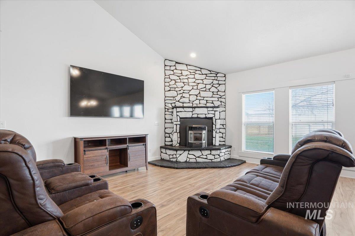 292 Harris View Way, Melba, Idaho 83641, 4 Bedrooms, 2 Bathrooms, Residential For Sale, Price $869,900,MLS 98967794