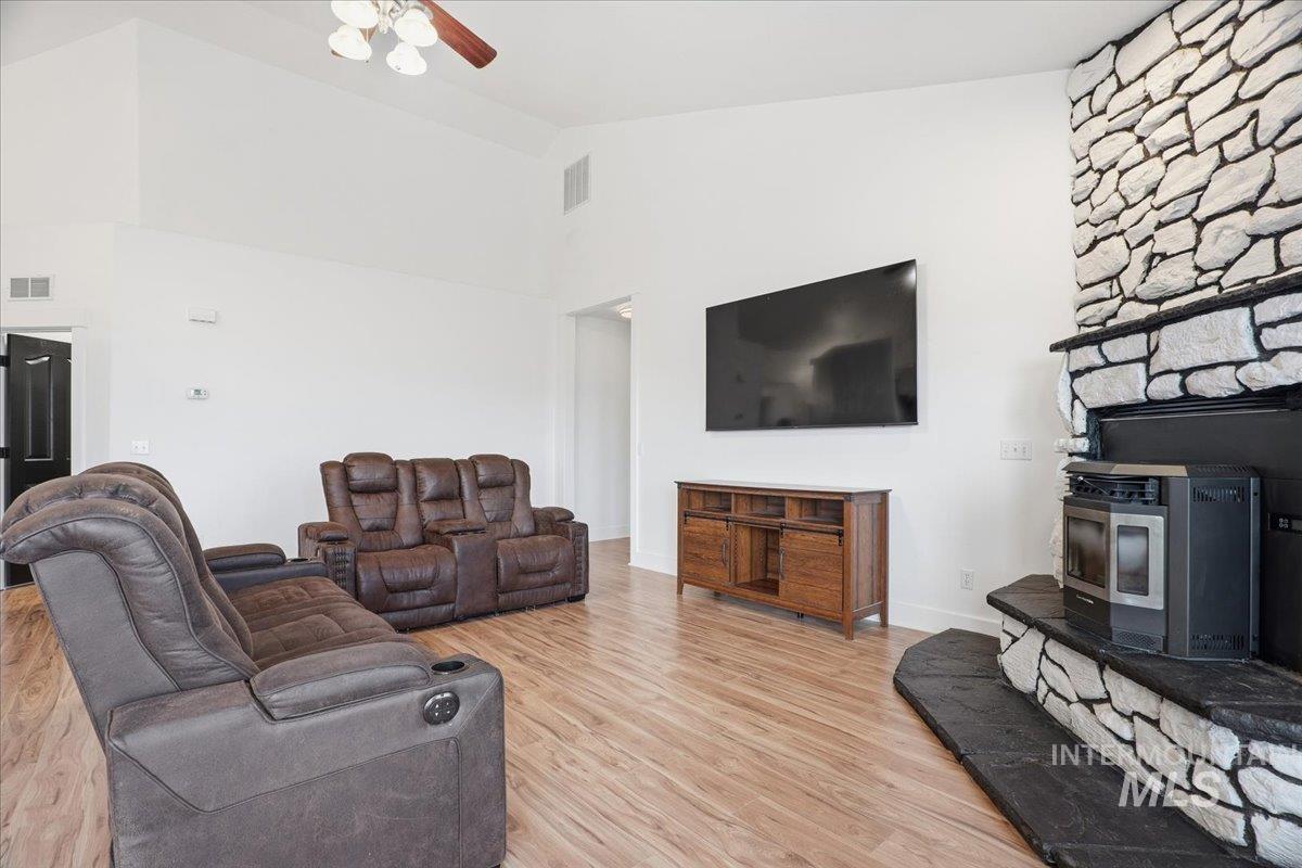 292 Harris View Way, Melba, Idaho 83641, 4 Bedrooms, 2 Bathrooms, Residential For Sale, Price $869,900,MLS 98967794