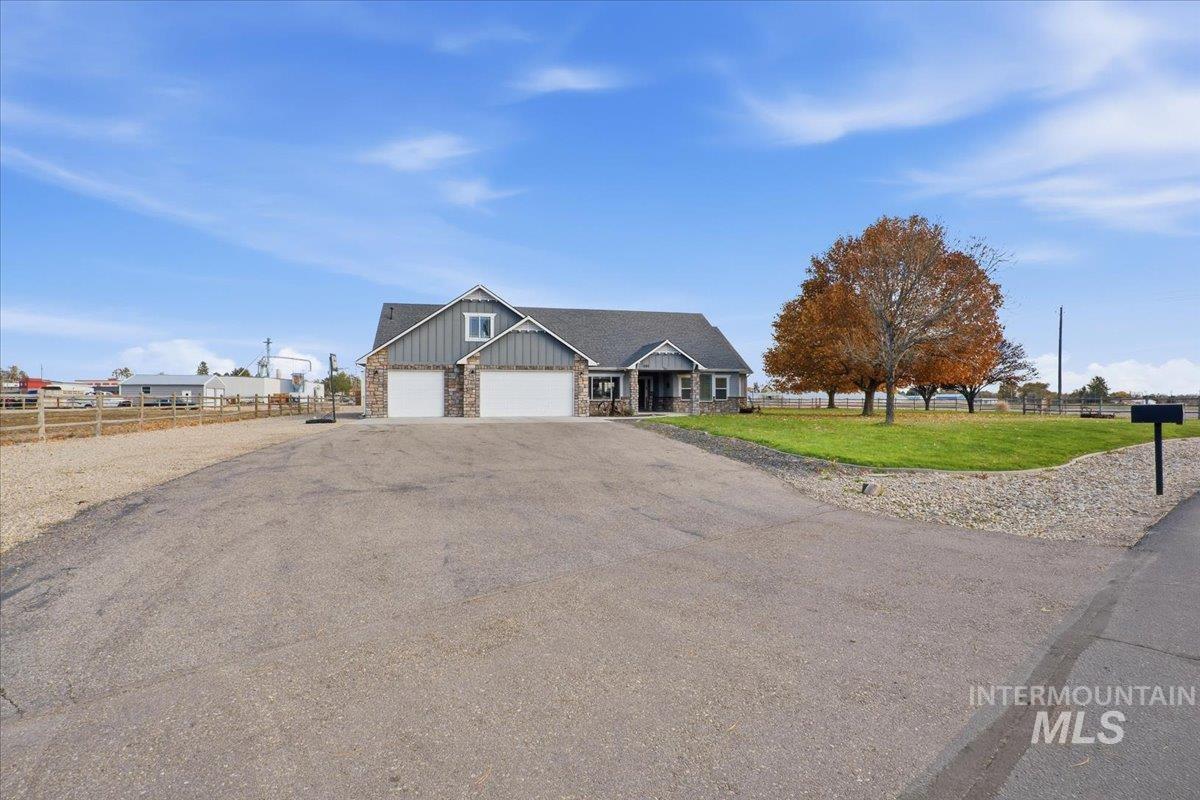 292 Harris View Way, Melba, Idaho 83641, 4 Bedrooms, 2 Bathrooms, Residential For Sale, Price $869,900,MLS 98967794