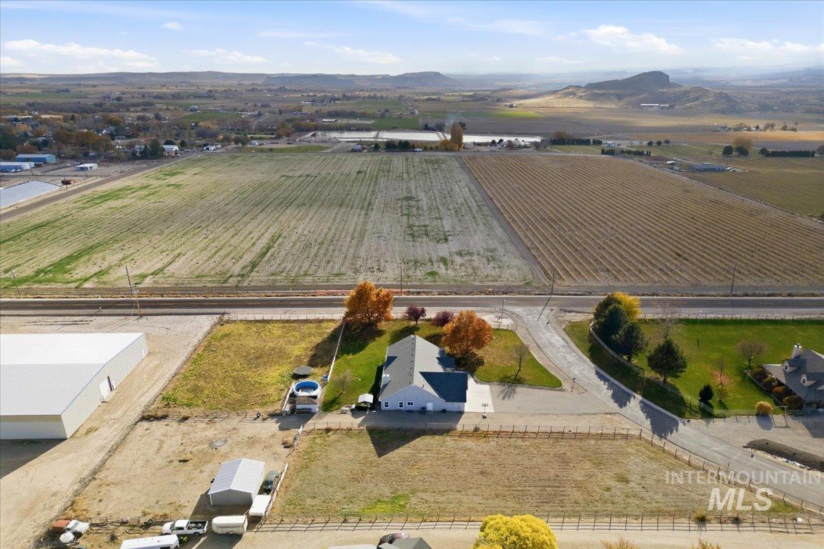 292 Harris View Way, Melba, Idaho 83641, 4 Bedrooms, 2 Bathrooms, Residential For Sale, Price $869,900,MLS 98967794